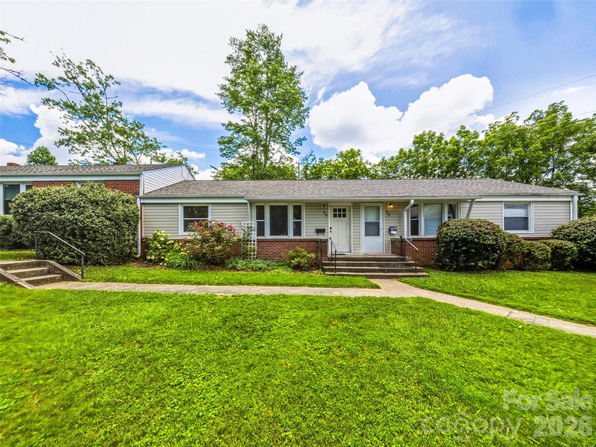 Homes for sale in Brevard, NC | 43 Trowbridge Ln, Brevard, NC 28712 | MLS# 4405175