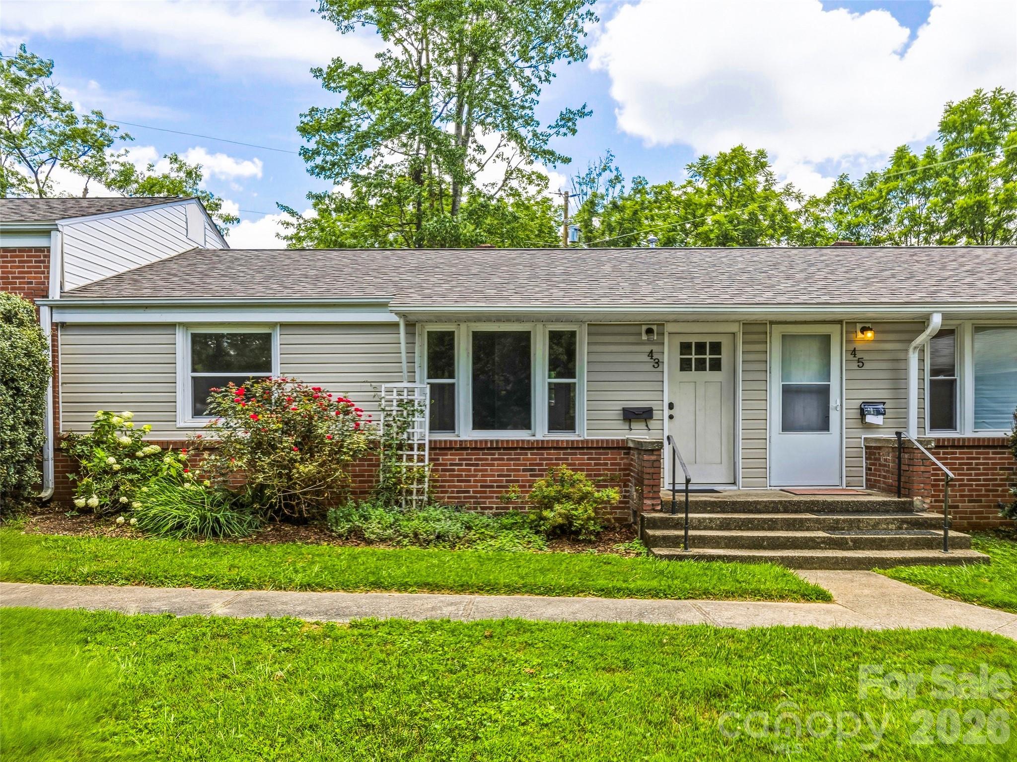 Homes for sale in Brevard, NC | 43 Trowbridge Ln, Brevard, NC 28712 | MLS# 4405175