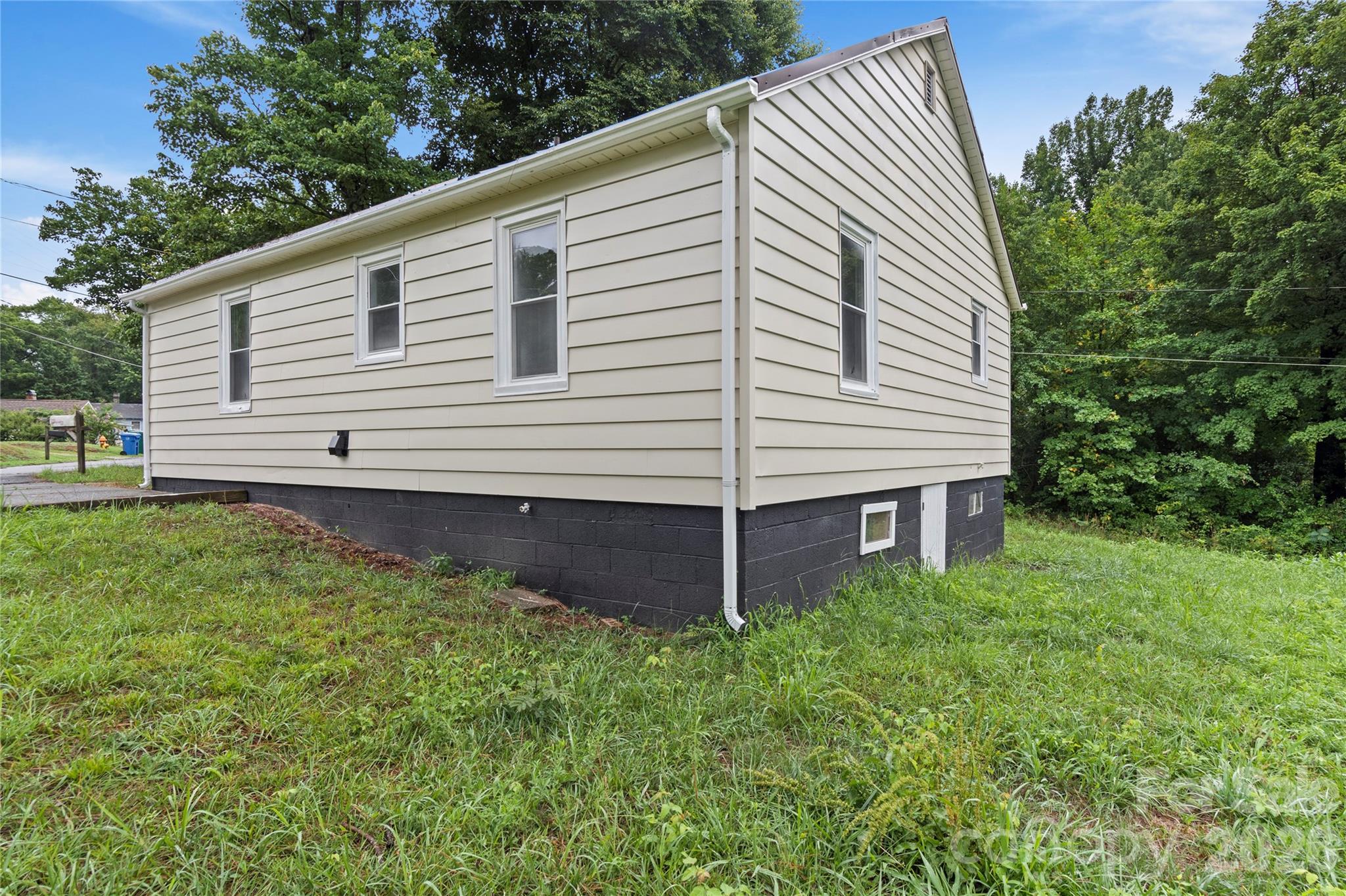 18th image of 119 Osborne St, Jonesville, NC 28642 | MLS# 4405268