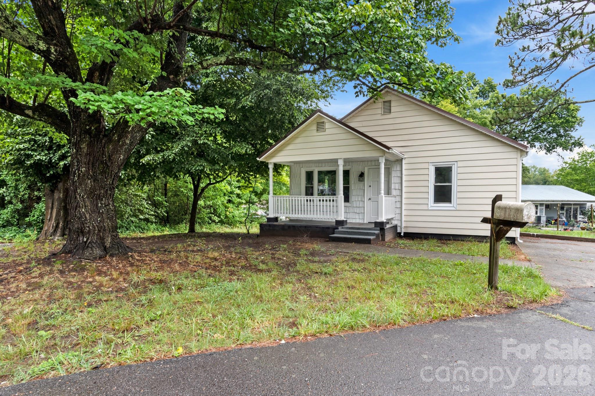 2nd image of 119 Osborne St, Jonesville, NC 28642 | MLS# 4405268
