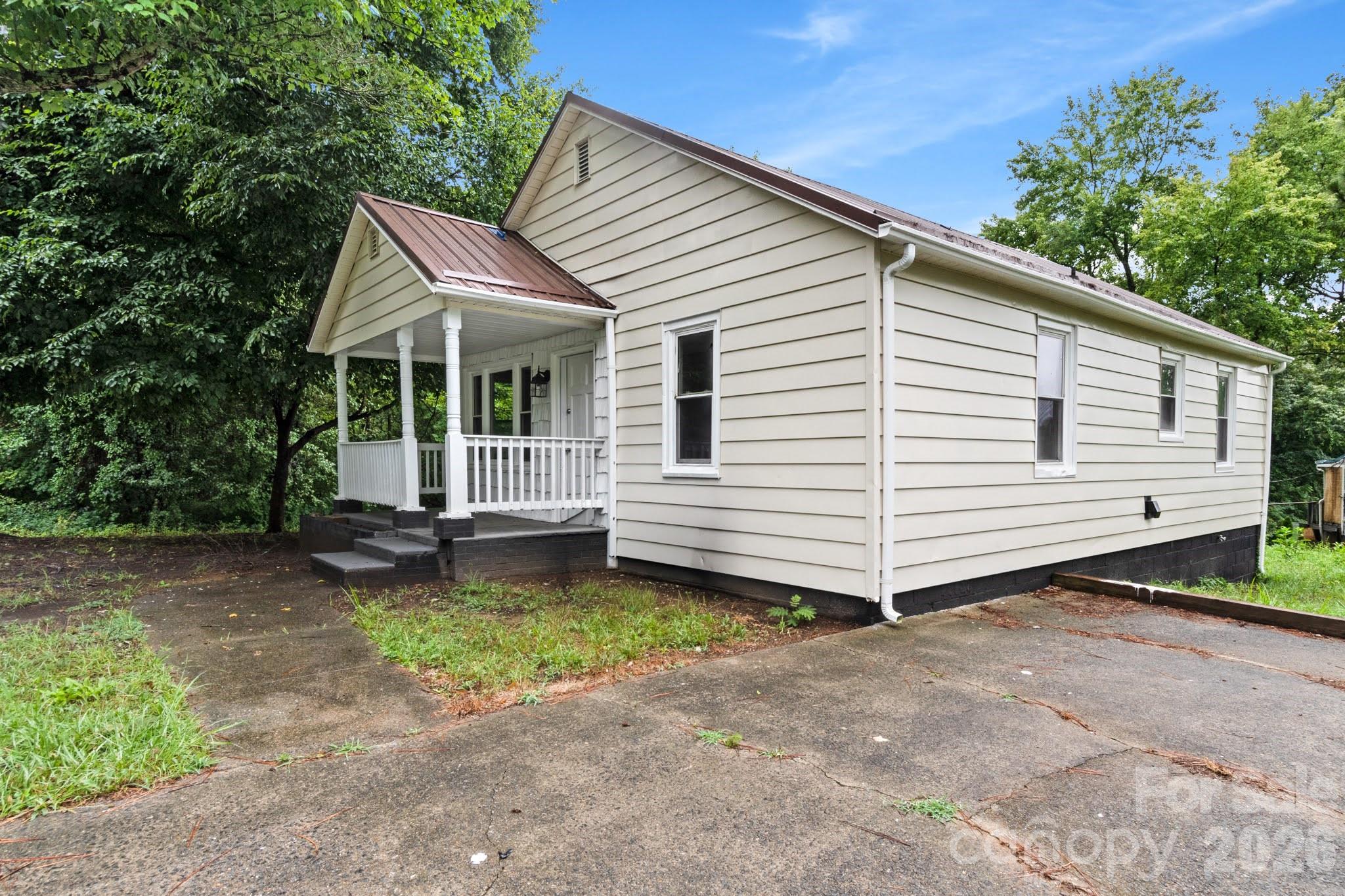 3rd image of 119 Osborne St, Jonesville, NC 28642 | MLS# 4405268