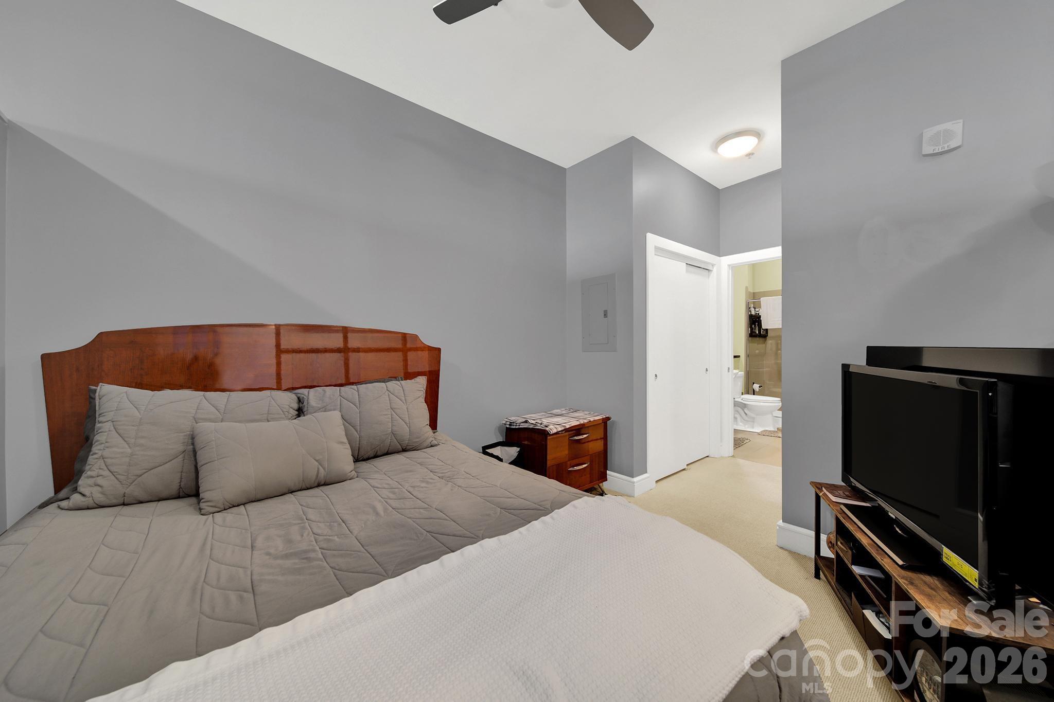 5th image of 333 W Trade St #2701, Charlotte, NC 28202 | MLS# 4405279