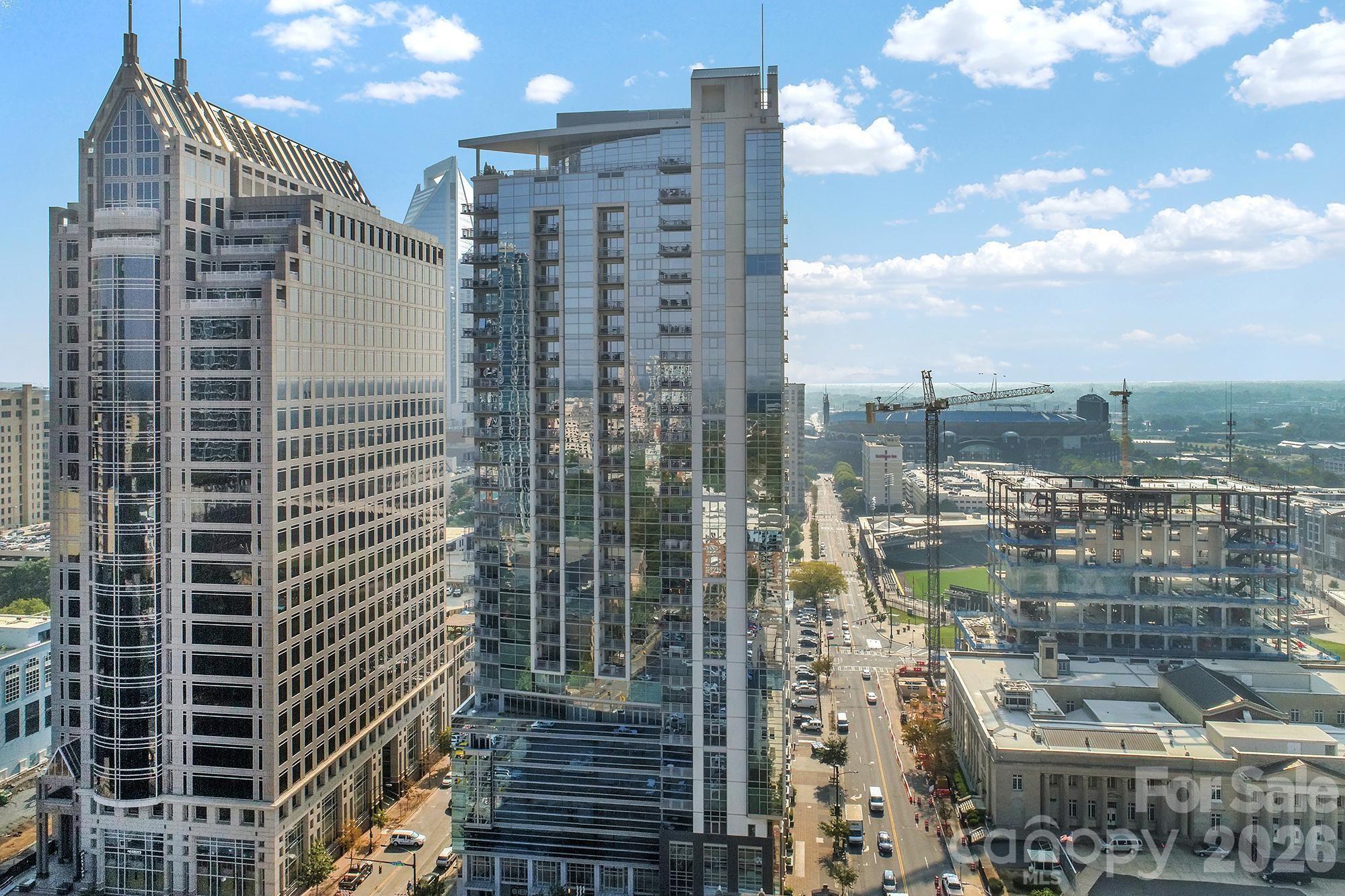 2nd image of 333 W Trade St #2701, Charlotte, NC 28202 | MLS# 4405279