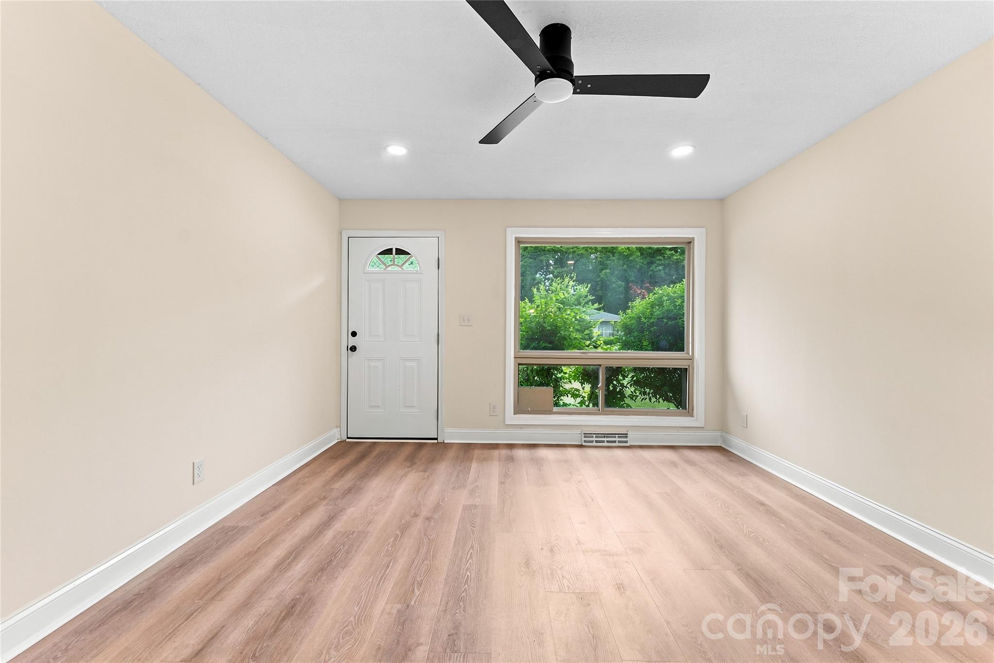 4th image of 4900 Malibu Dr, Charlotte, NC 28215 | MLS# 4405316