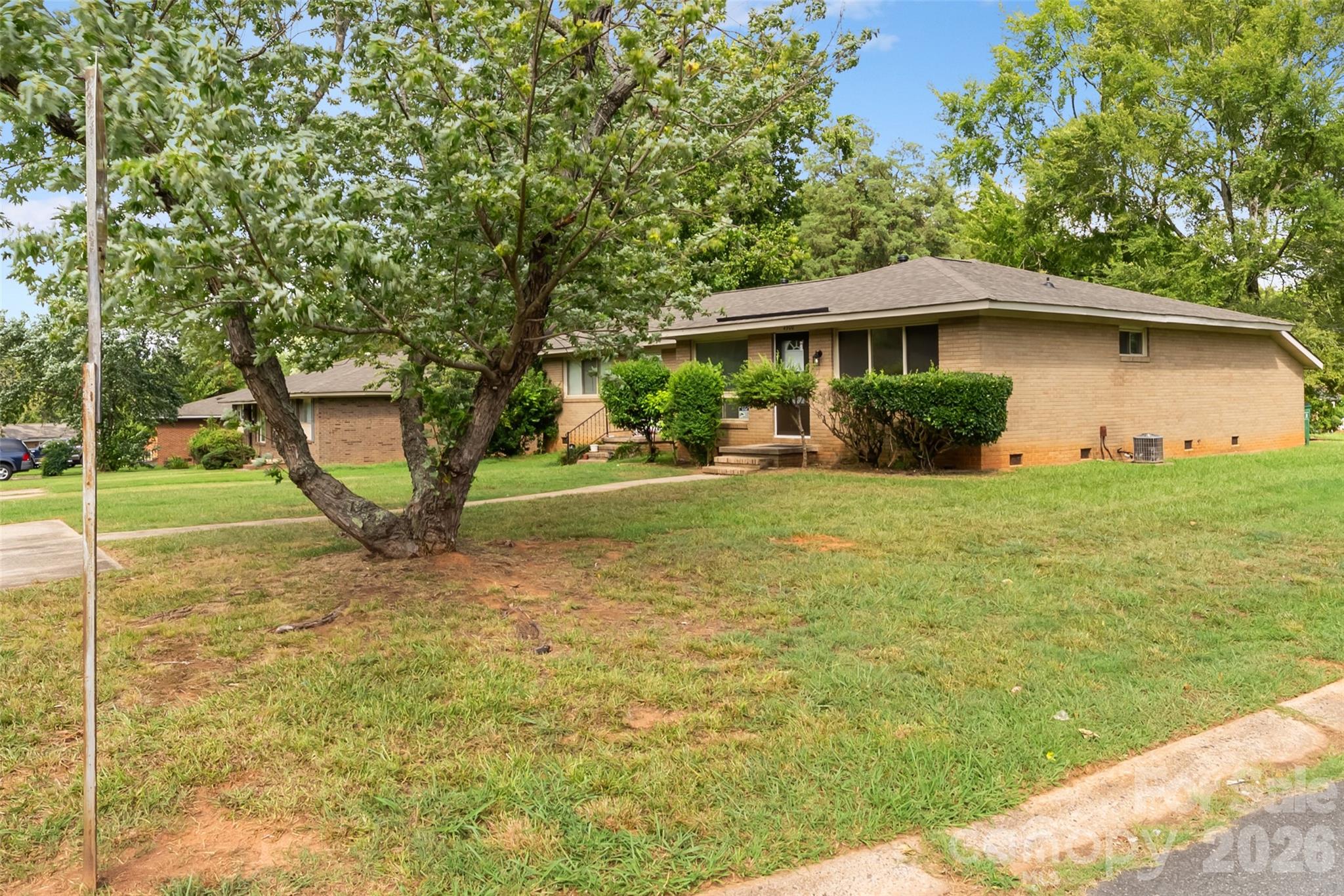 3rd image of 4900 Malibu Dr, Charlotte, NC 28215 | MLS# 4405316
