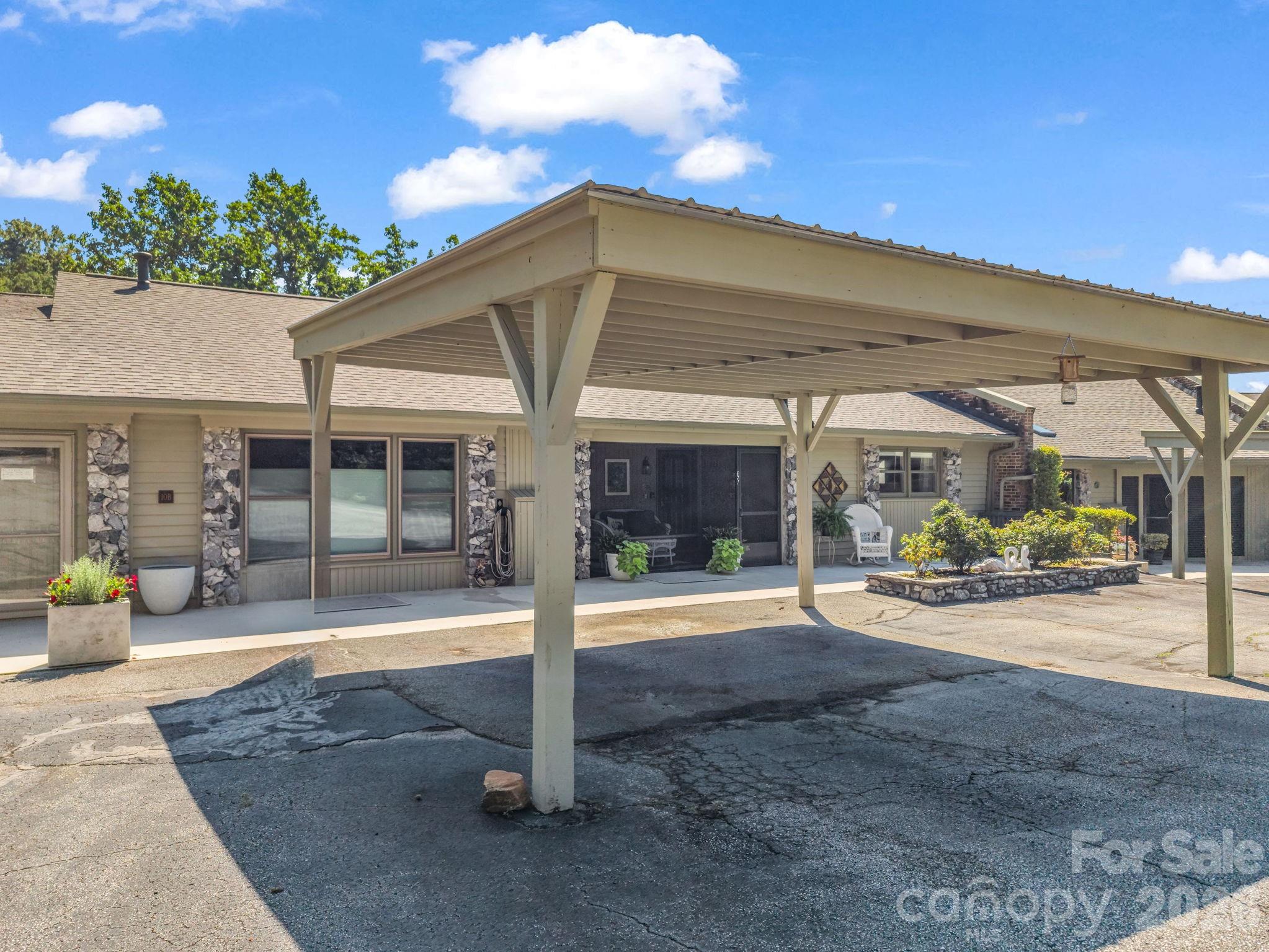 5th image of 251 Carolina Dr, Tryon, NC 28782