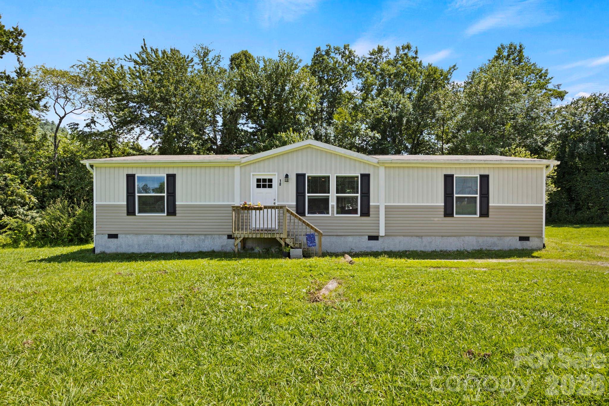 1st image of 18 Moss Ln, Hendersonville, NC 28792 | MLS# 4405486