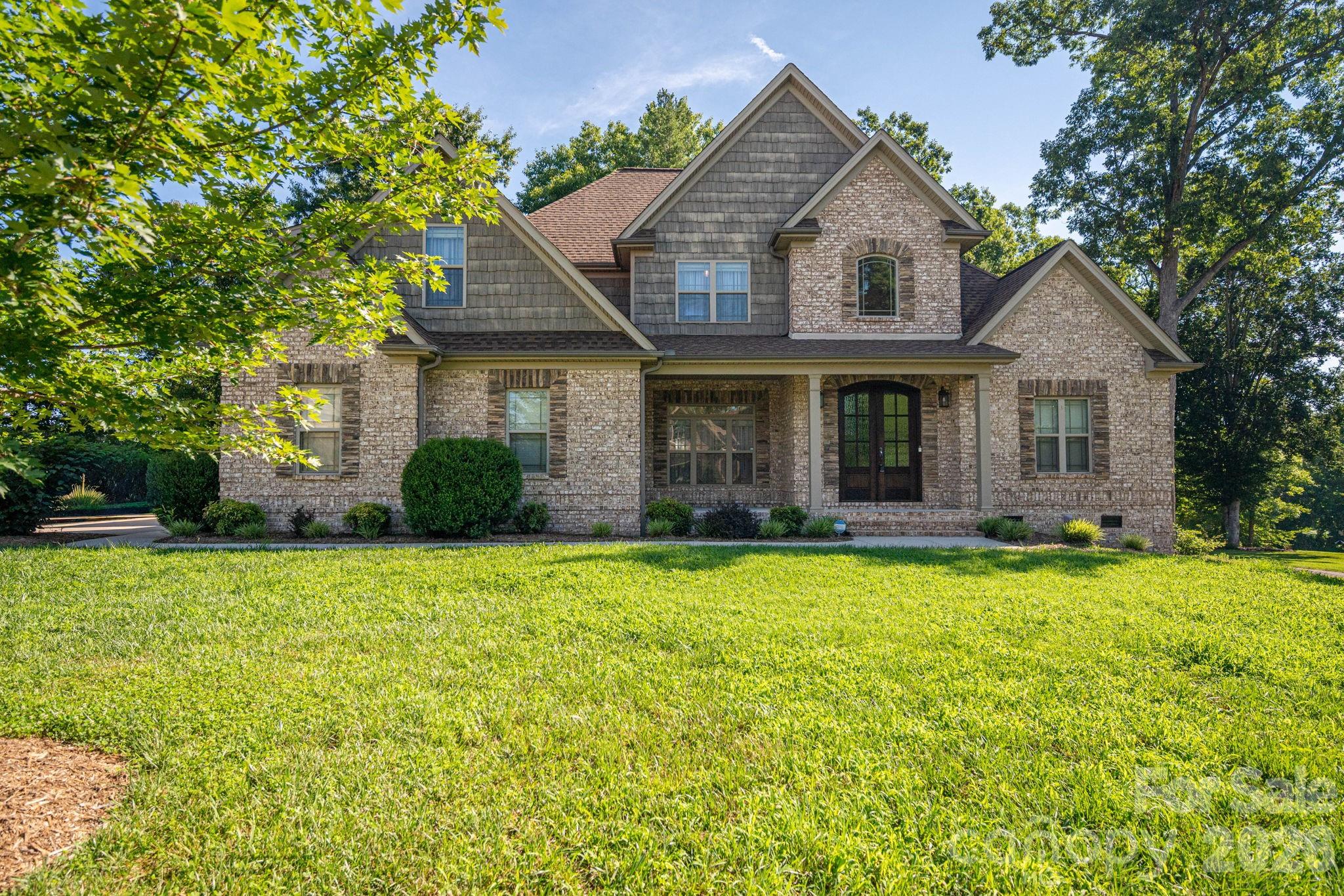3rd image of 708 Players Ridge Rd, Hickory, NC 28601 | MLS# 4405752