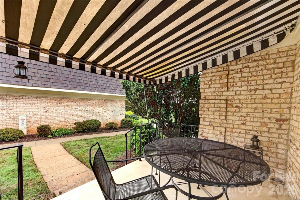 2nd image of 1700 Roxborough Rd, Charlotte, NC 28211