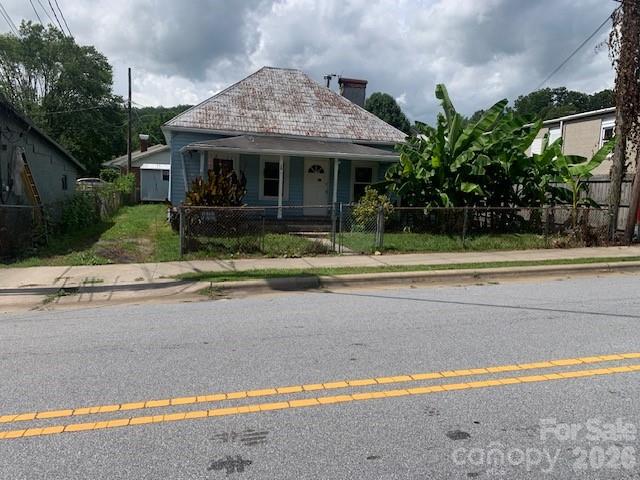 Homes for sale in Rosman, NC | 28 W Chestnut St, Rosman, NC 28712 | MLS# 4406002