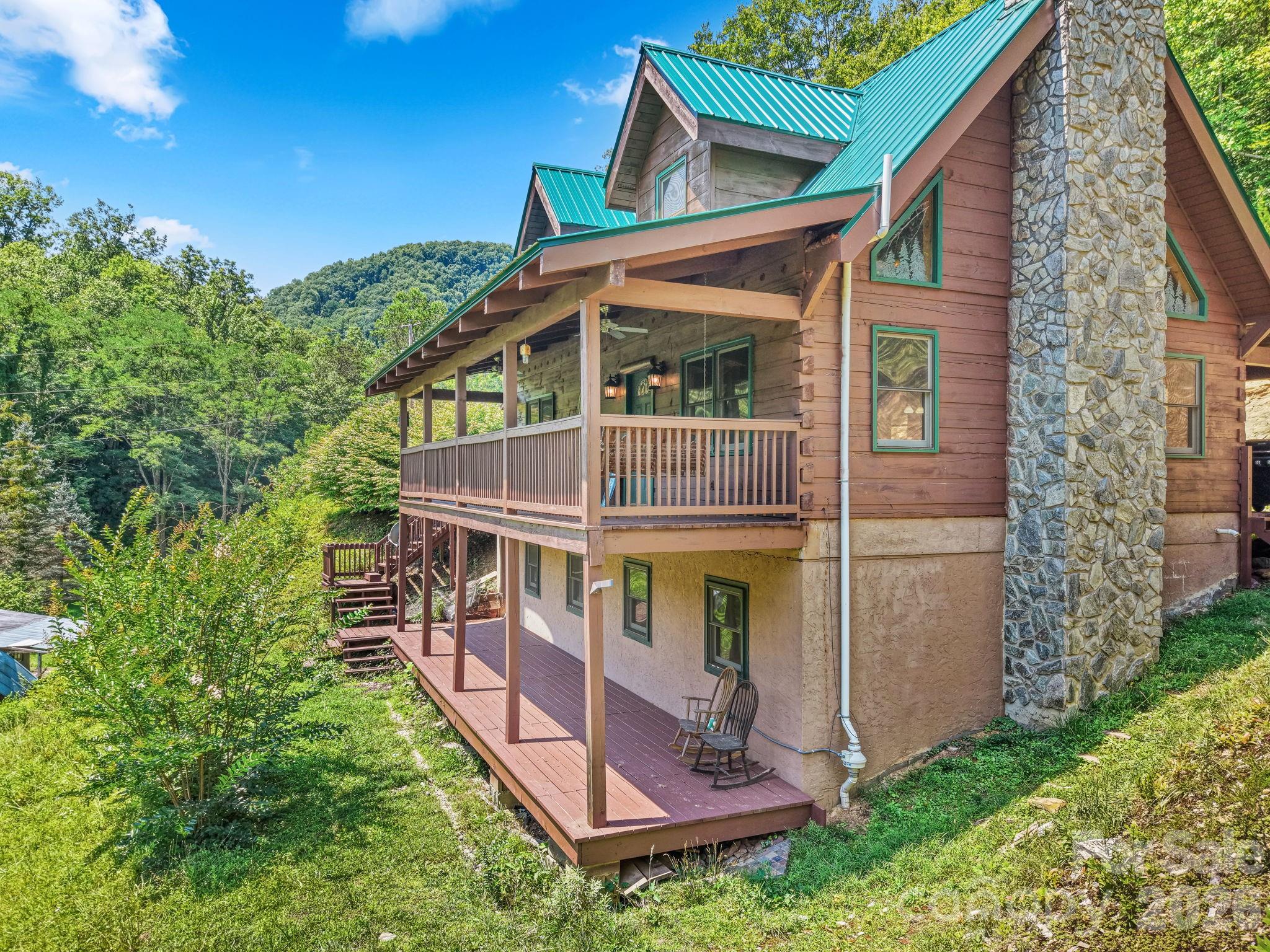 Homes for sale in Bryson City, NC | 2560 Round Hill Rd, Bryson City, NC 28713 | MLS# 4406322