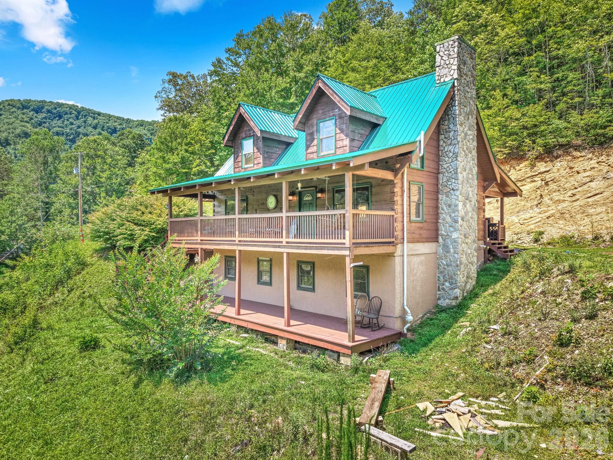 Homes for sale in Bryson City, NC | 2560 Round Hill Rd, Bryson City, NC 28713 | MLS# 4406322