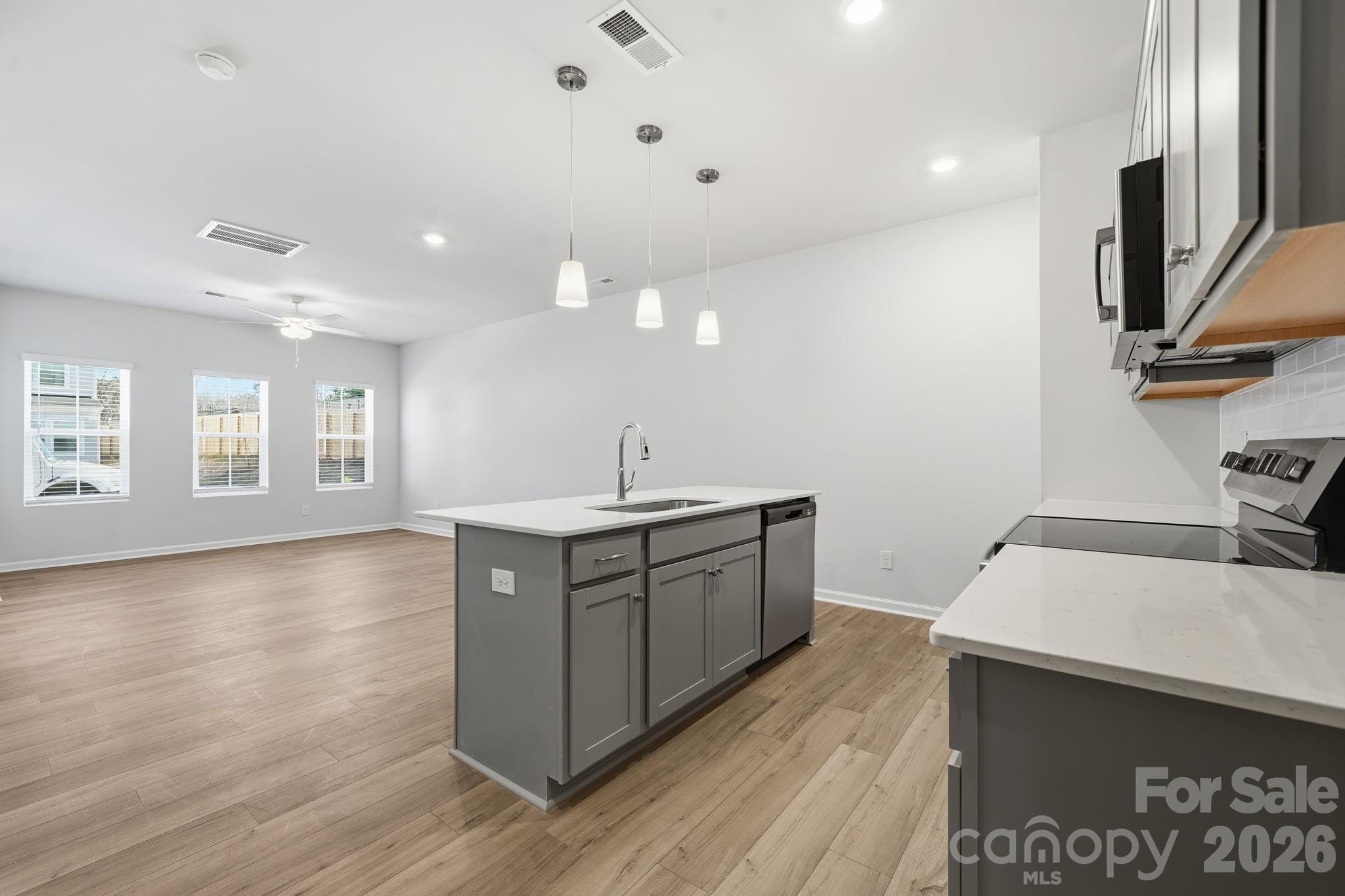 3rd image of 5114 Orchardview Wy, Charlotte, NC 28216 | MLS# 4406338