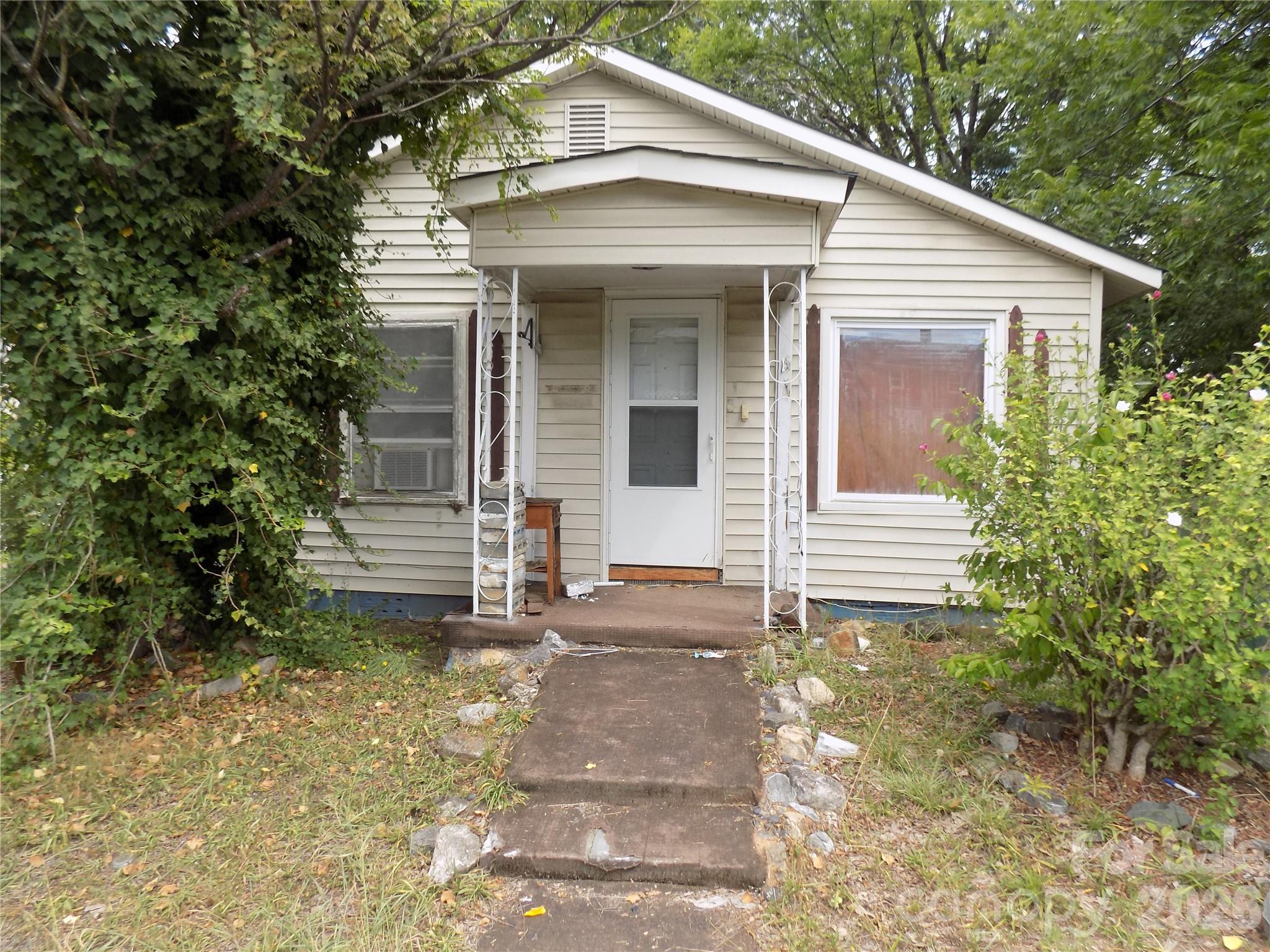 Homes for sale in Gastonia, NC | 604 W Harrison Ave, Gastonia, NC 28052 | MLS# 4406432