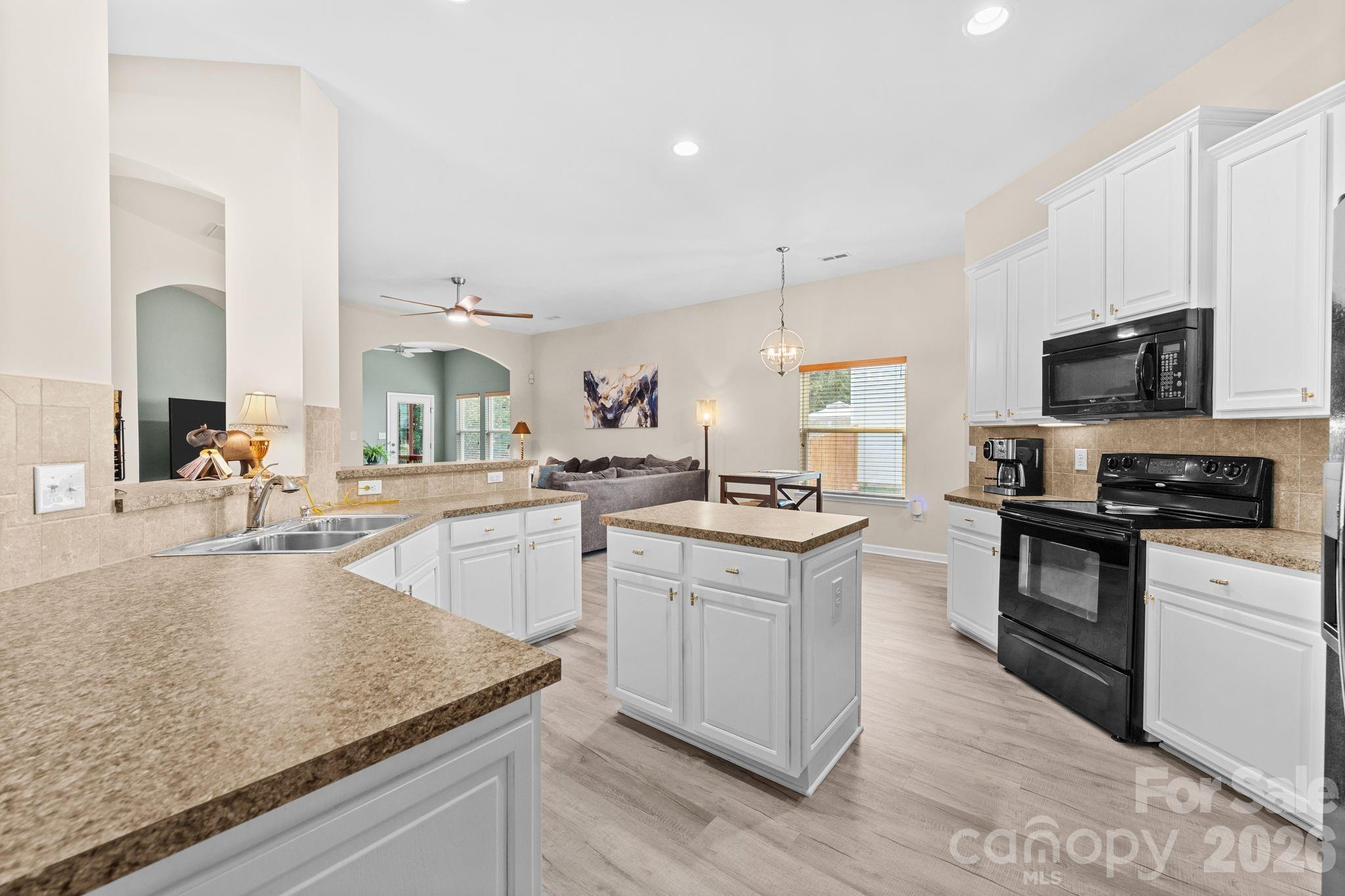 5th image of 3813 Quiet Creek Cir, Charlotte, NC 28213 | MLS# 4406520