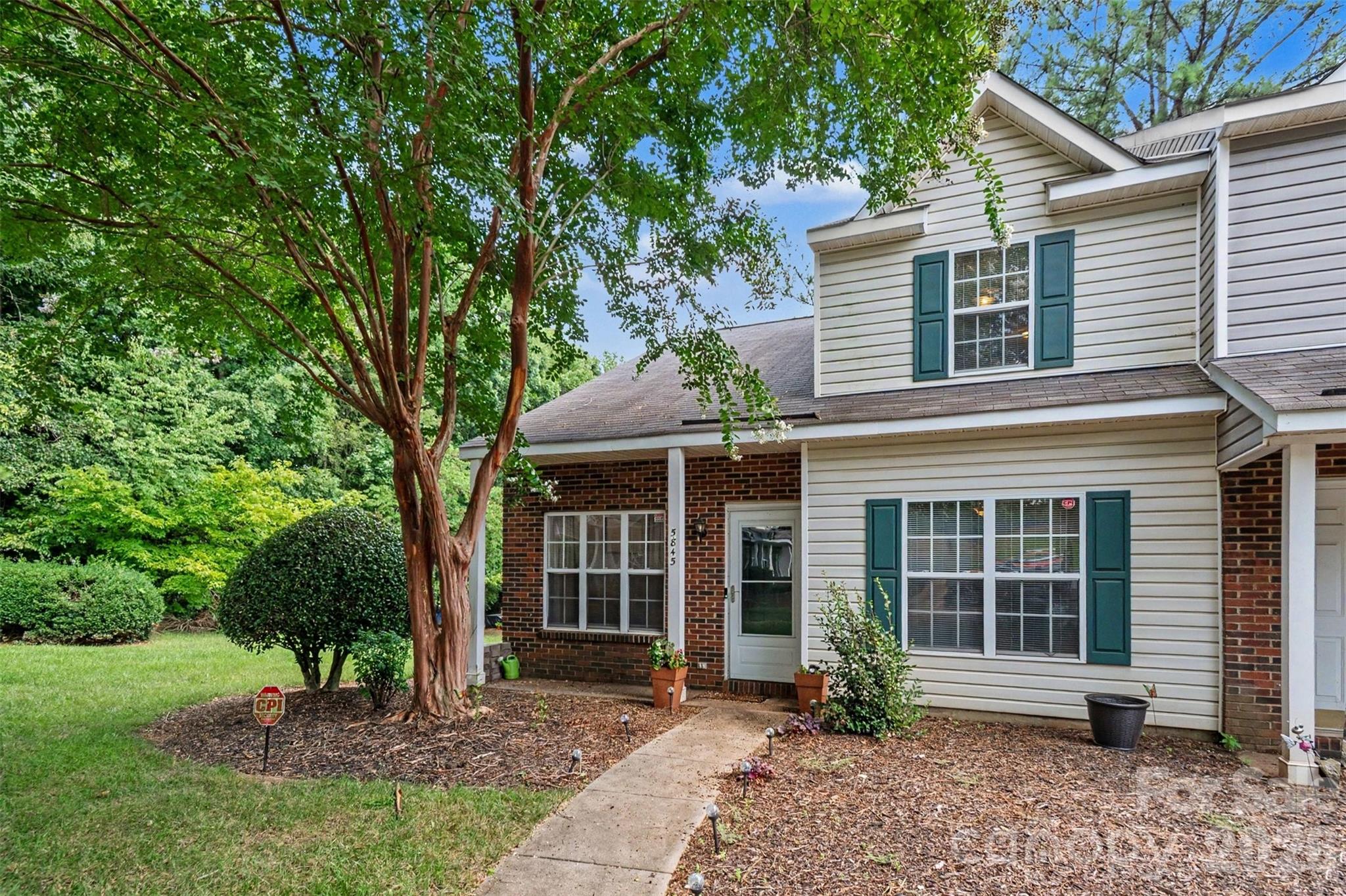 2nd image of 5845 Cougar Ln, Charlotte, NC 28269 | MLS# 4407101