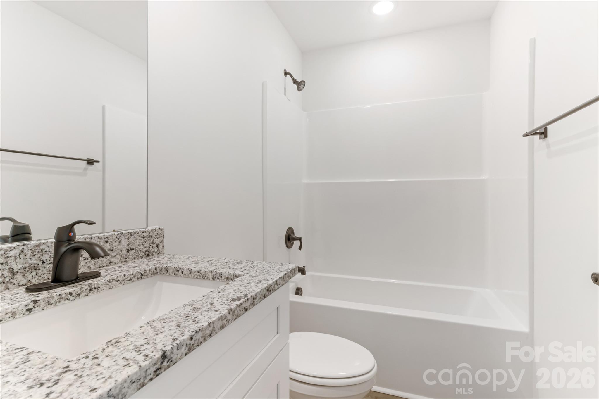 2nd image of 105-107 8th Ave Dr SE, Hickory, NC 28602