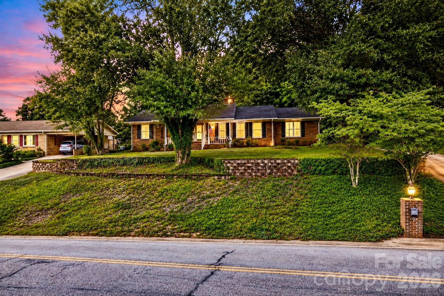 1st image of 1756 12th Street Dr Nw, Hickory, NC 28601 | MLS# 4407511