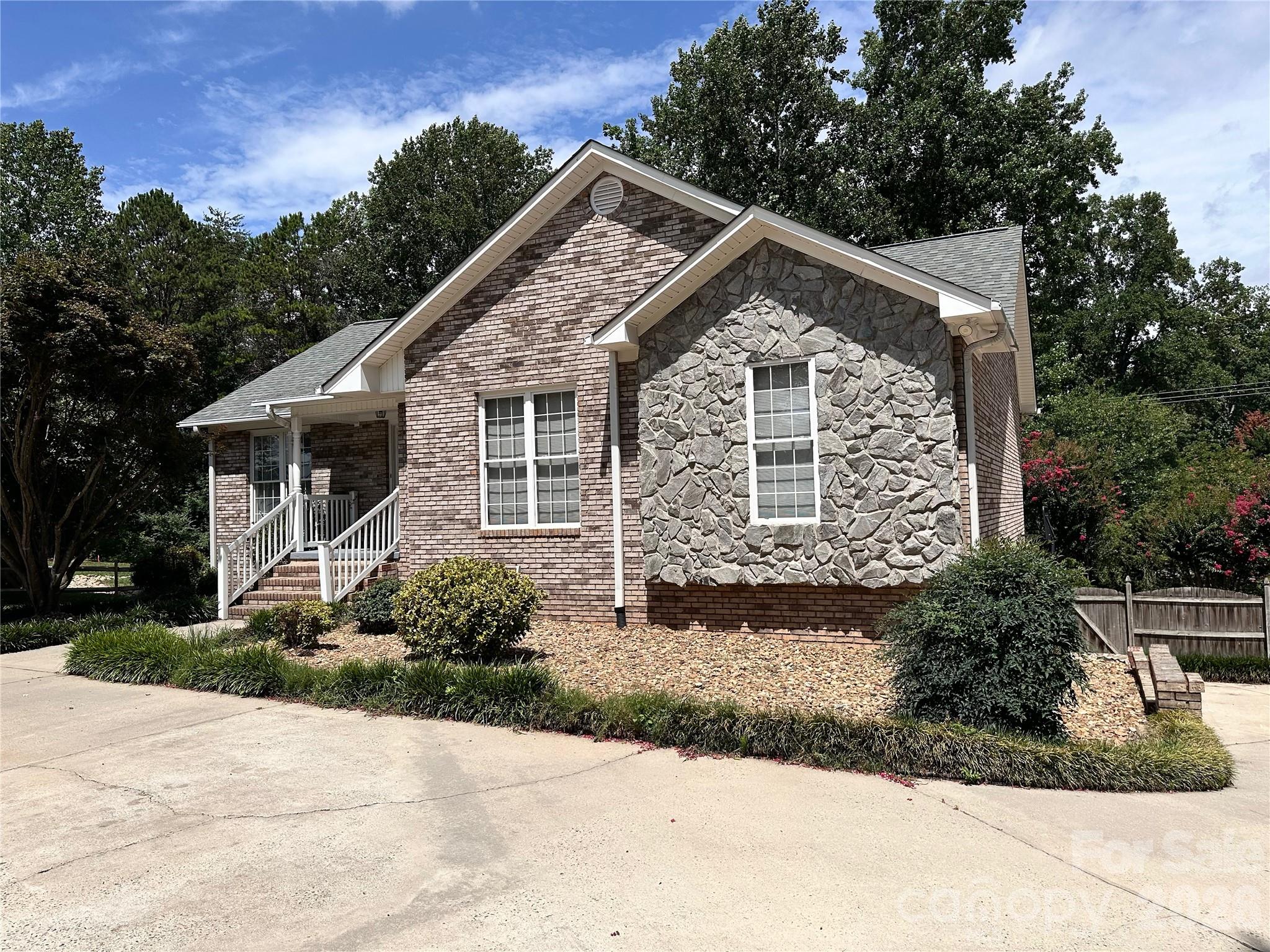 2nd image of 4288 Harbor Ln, Sherrills Ford, NC 28673 | MLS# 4407695