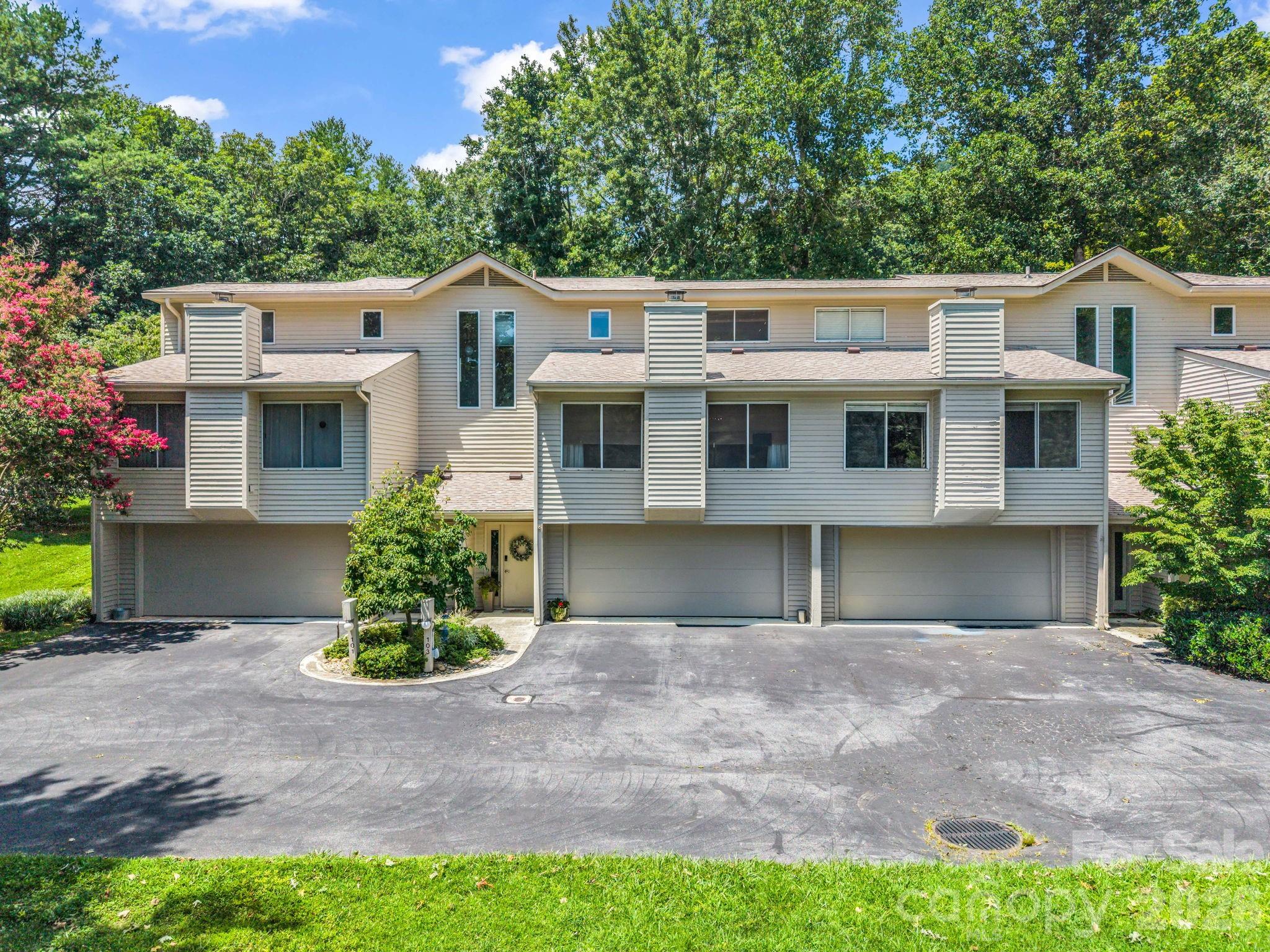 3rd image of 103 Shadowbrook Dr, Asheville, NC 28805 | MLS# 4407884