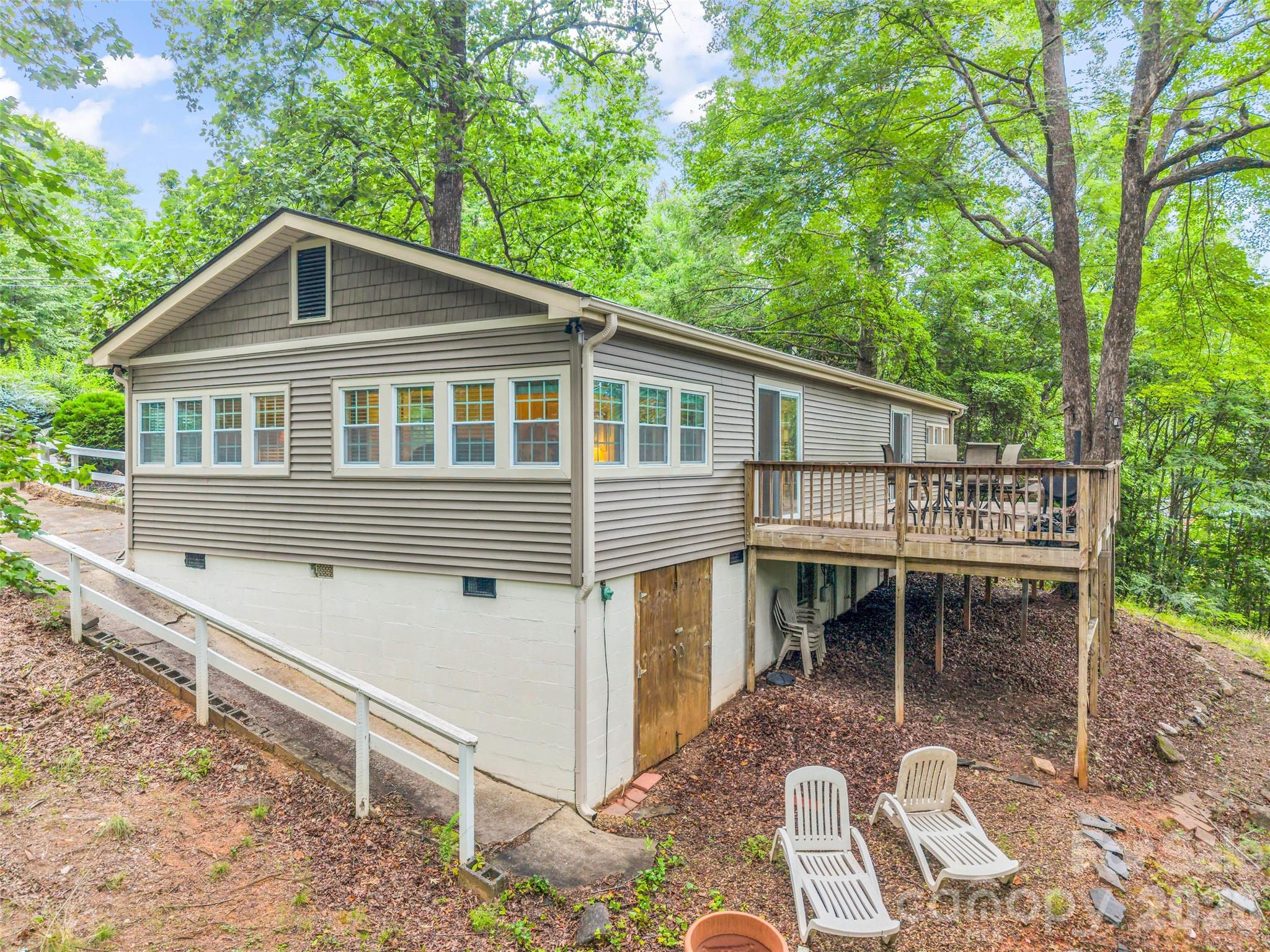 5th image of 297 Chimney Cliff Dr, Lake Lure, NC 28746 | MLS# 4408093