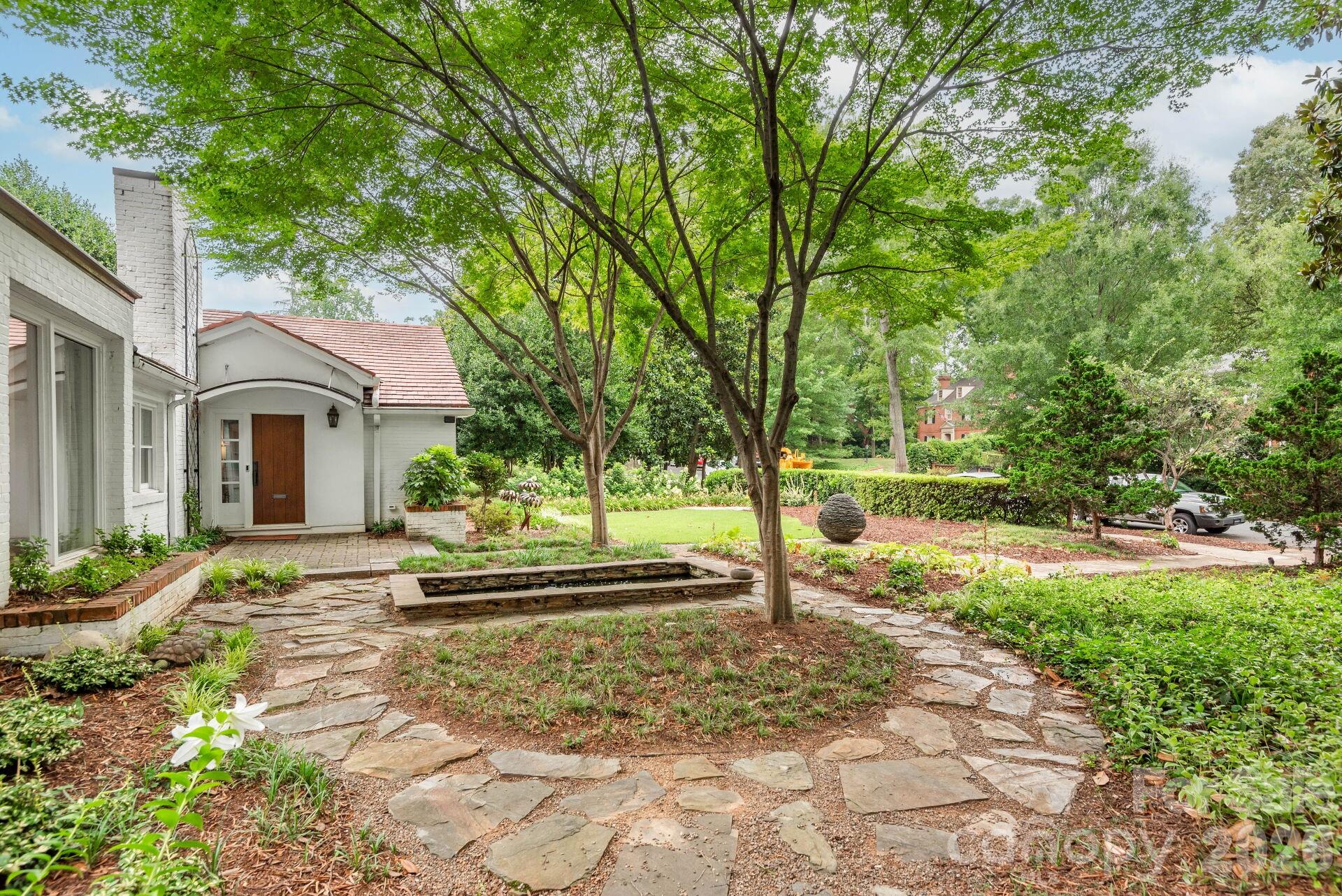 3rd image of 1101 Belgrave Pl, Charlotte, NC 28203 | MLS# 4408102