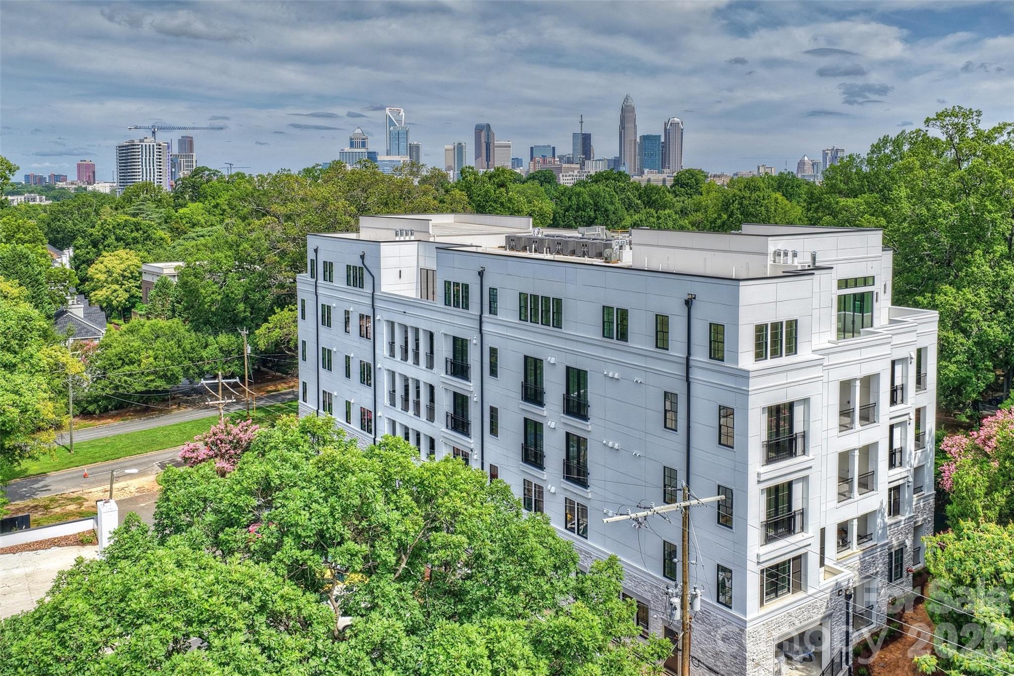 2nd image of 409 Queens Rd #204, Charlotte, NC 28207 | MLS# 4408118