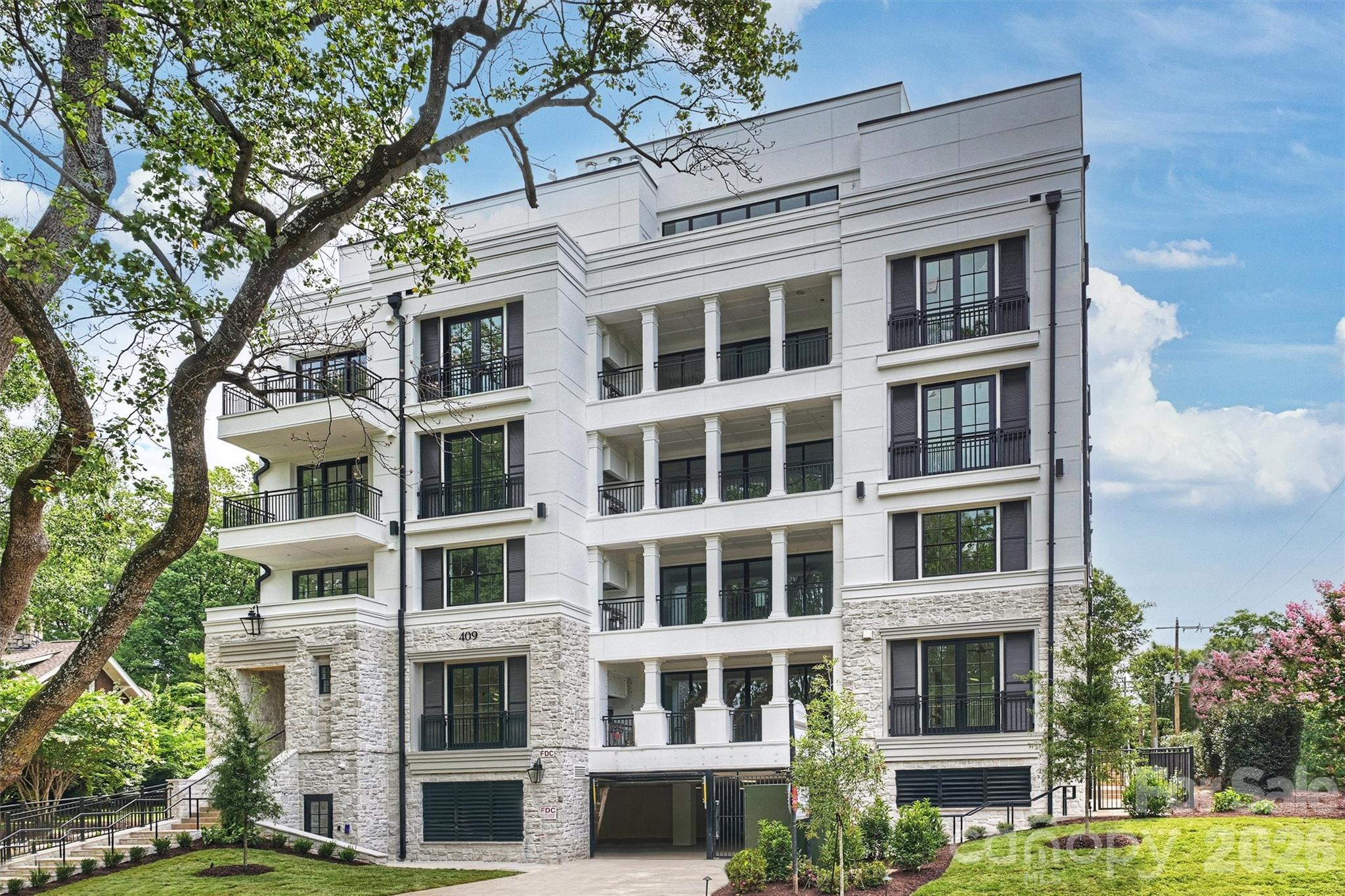 1st image of 409 Queens Rd #204, Charlotte, NC 28207 | MLS# 4408118