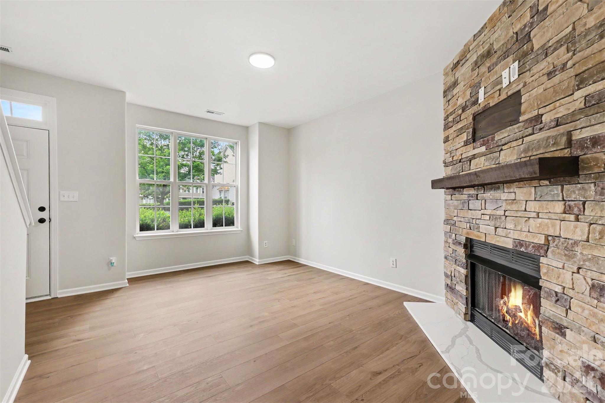 5th image of 7548 Silver Arrow Dr, Charlotte, NC 28273 | MLS# 4408146
