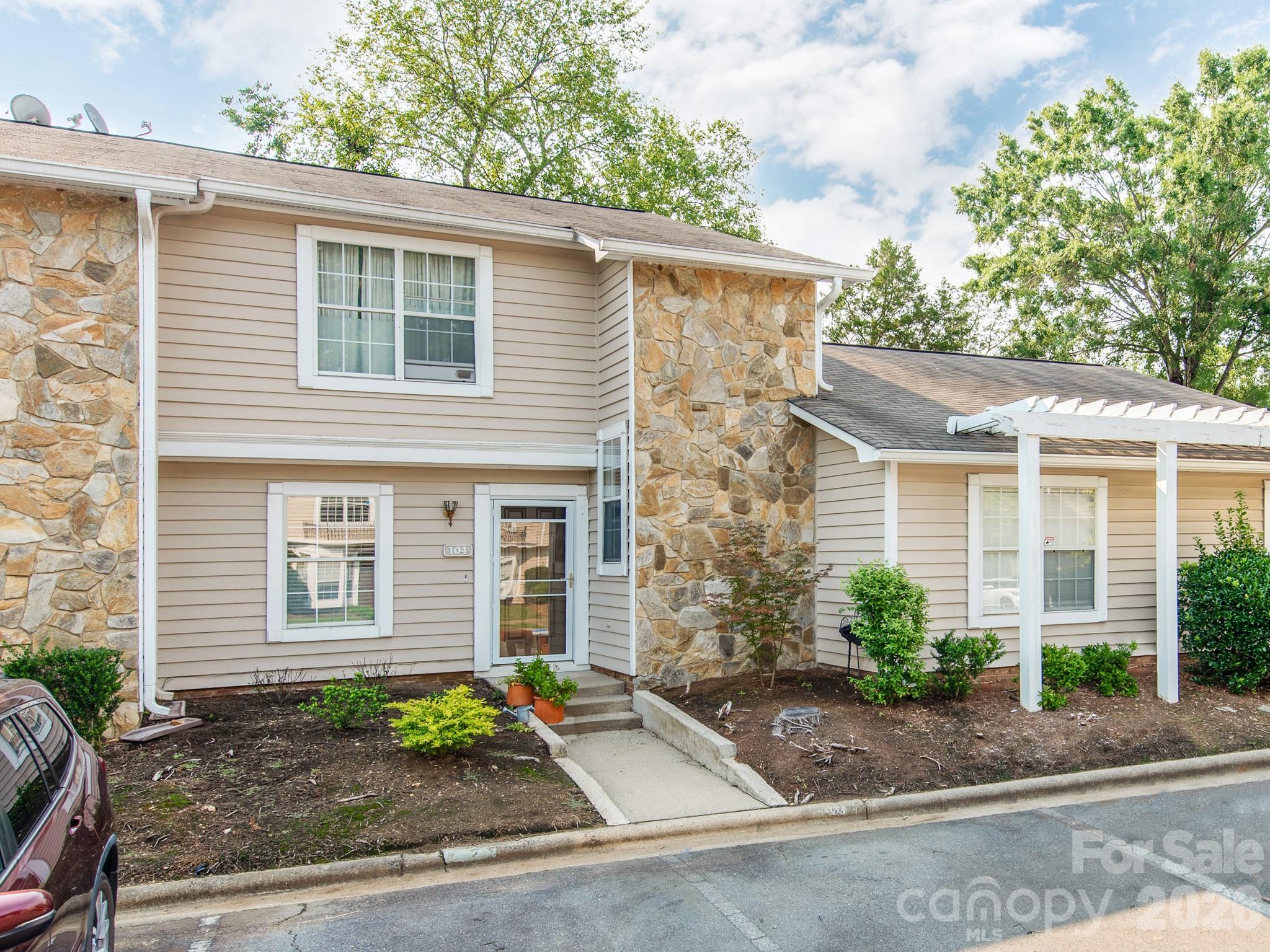 1st image of 104 Heritage Pkwy, Fort Mill, SC 29715 | MLS# 4408152