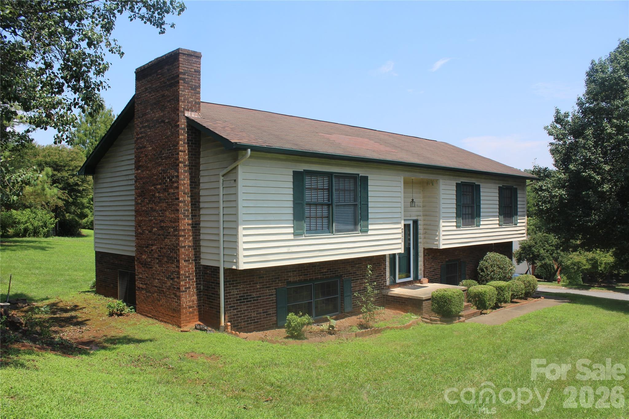 2nd image of 205 Inglewood Dr, Morganton, NC 28655 | MLS# 4408231