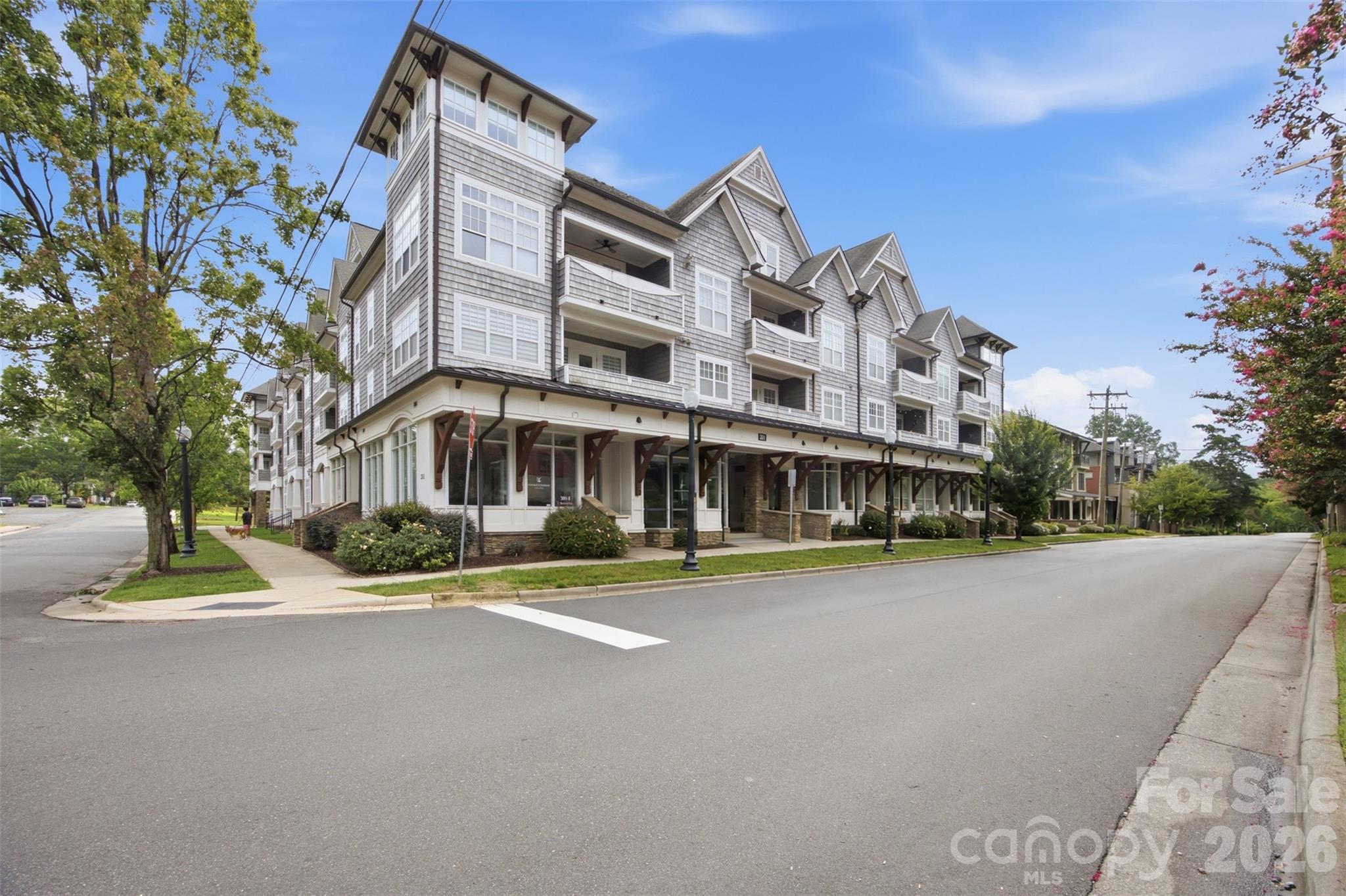 2nd image of 301 E Tremont Ave #318, Charlotte, NC 28203 | MLS# 4408269