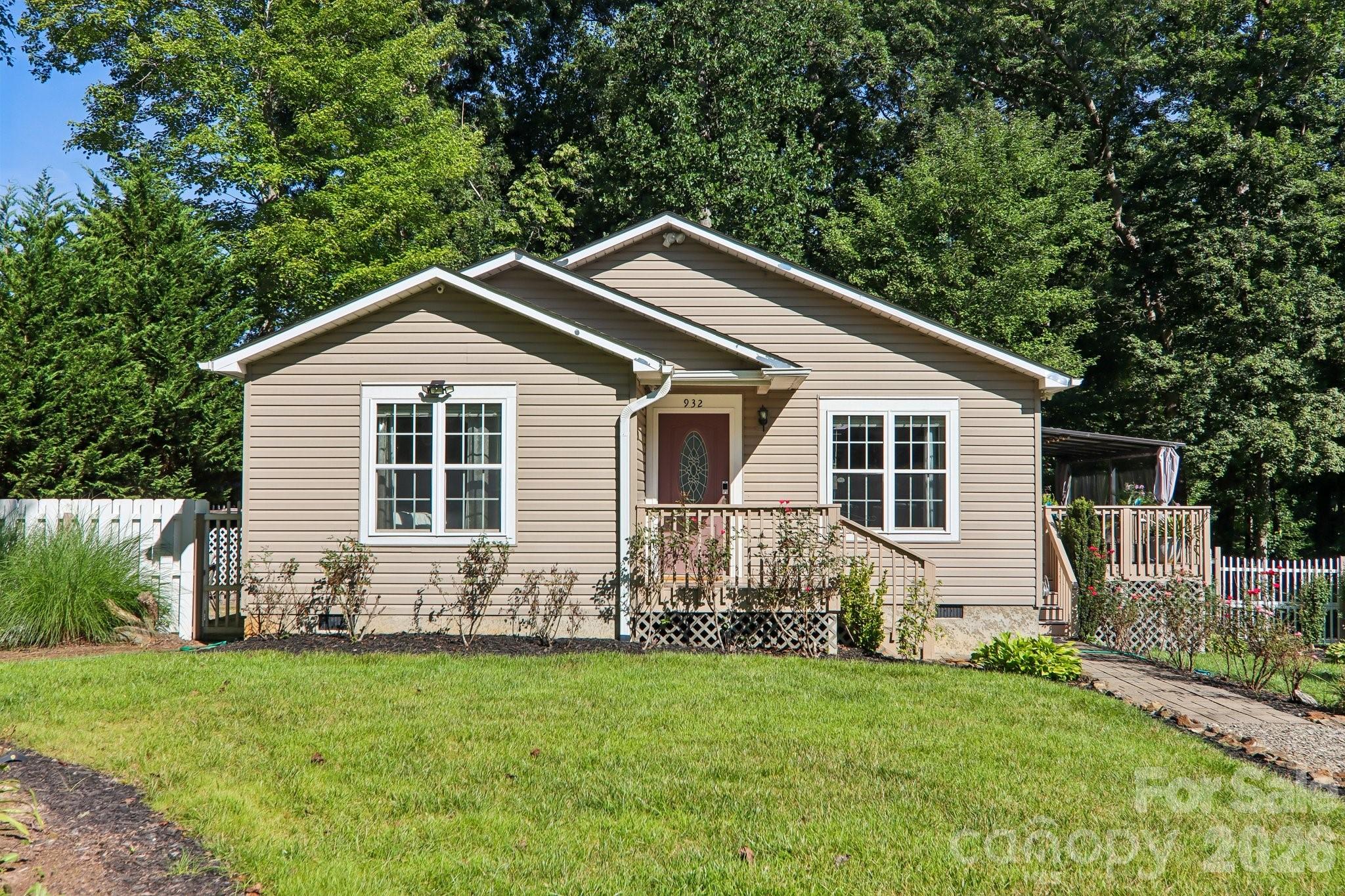 3rd image of 932 Monte Vista Rd, Candler, NC 28715 | MLS# 4408445