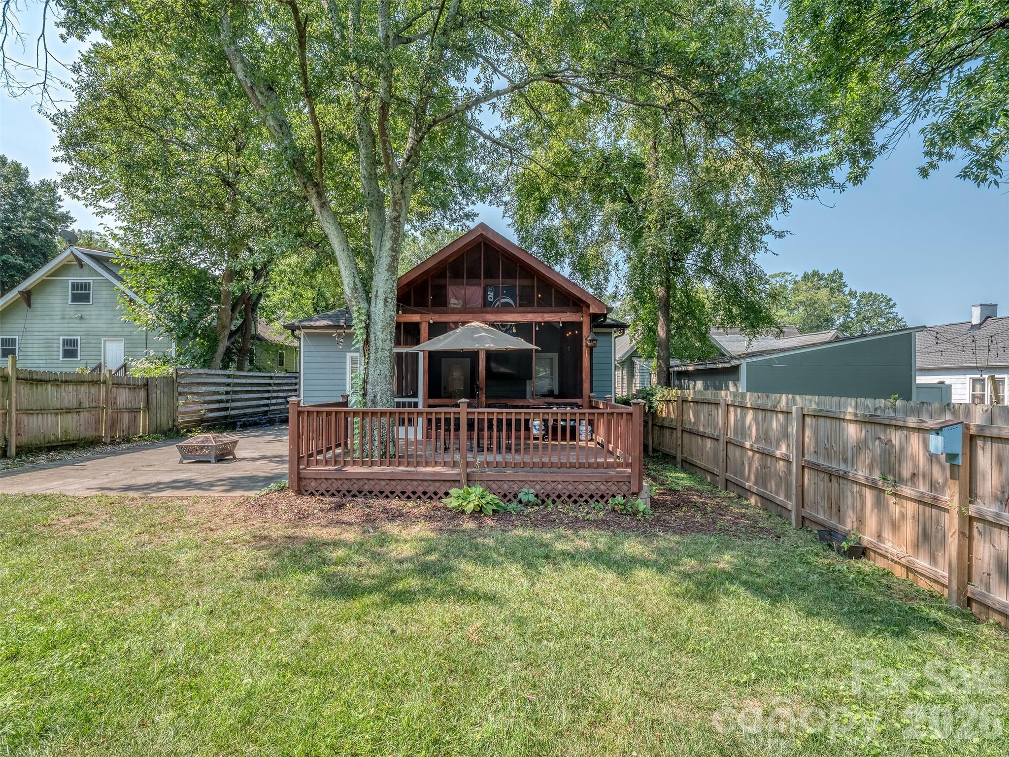 30th image of 1221 Kennon St, Charlotte, NC 28205 | MLS# 4408569