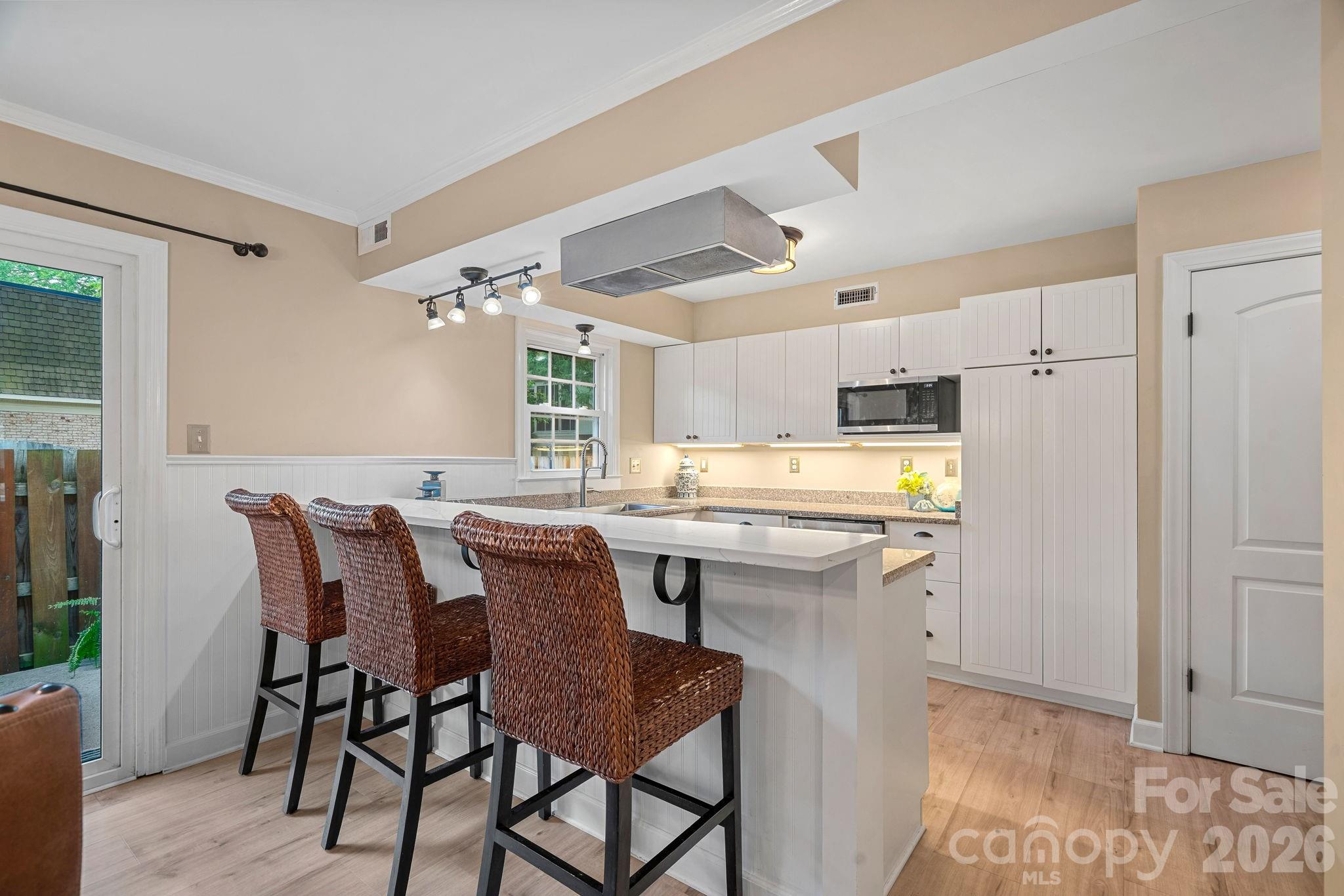 5th image of 3520 Colony Rd, Charlotte, NC 28211
