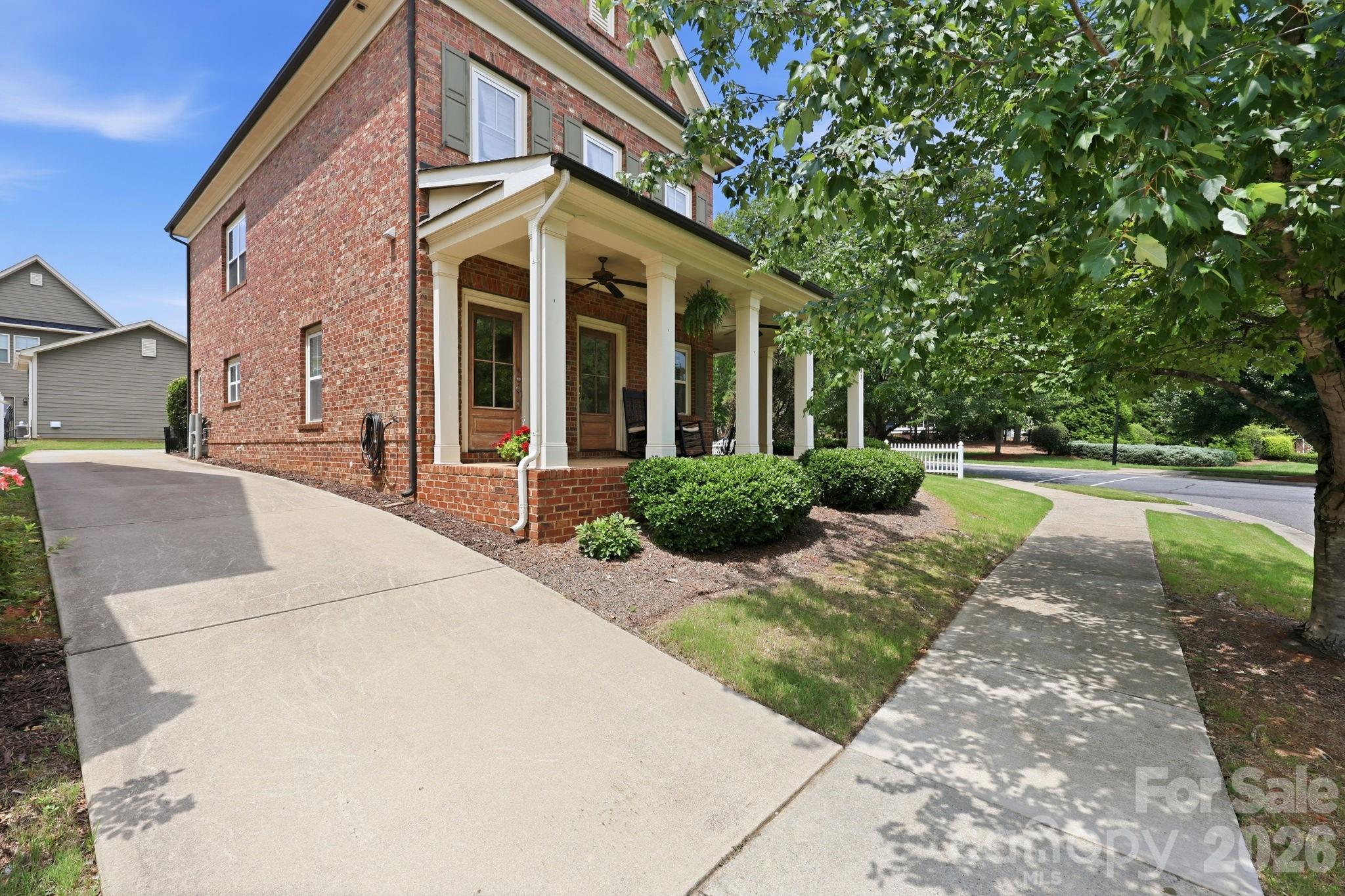 2nd image of 6333 Kennard Dr, Charlotte, NC 28216 | MLS# 4408788