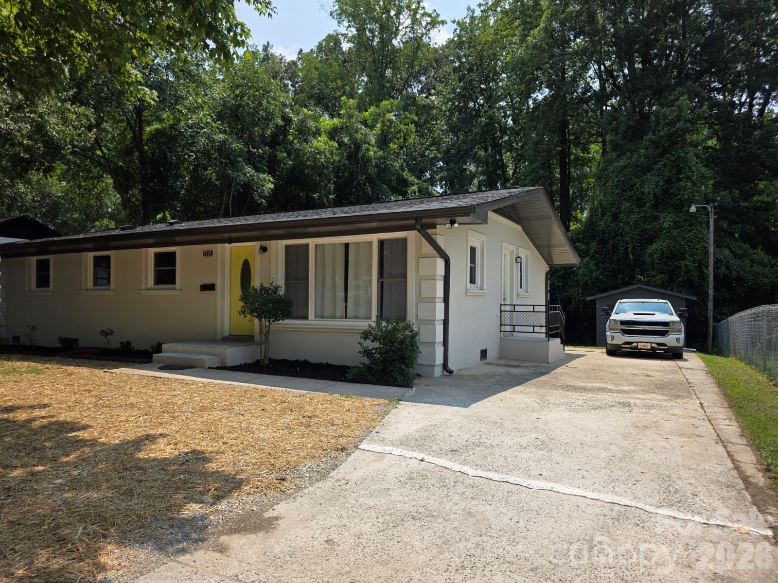 3rd image of 1501 Vancouver Dr, Charlotte, NC 28213 | MLS# 4408865