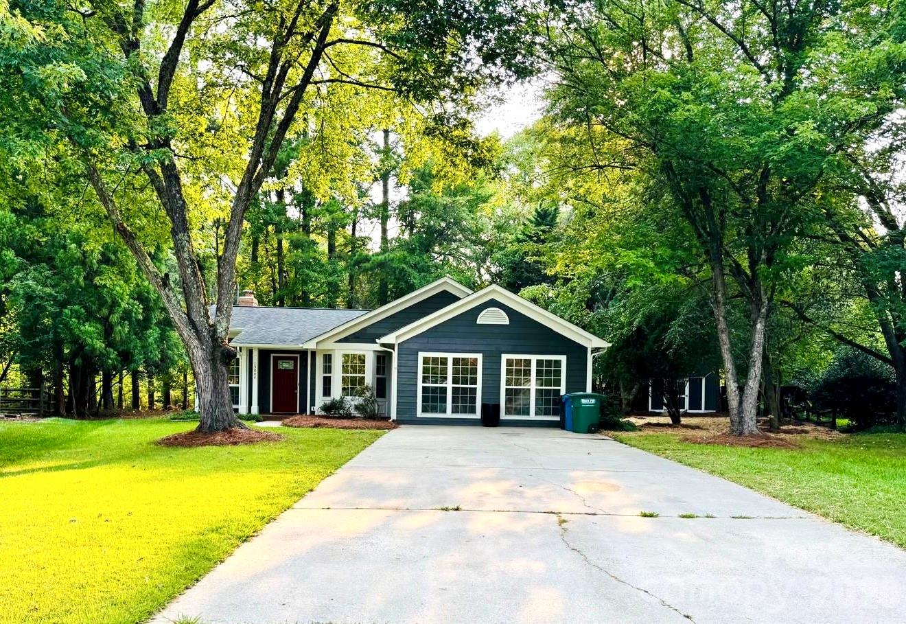 3rd image of 15004 Yarmouth Rd, Charlotte, NC 28227 | MLS# 4408877