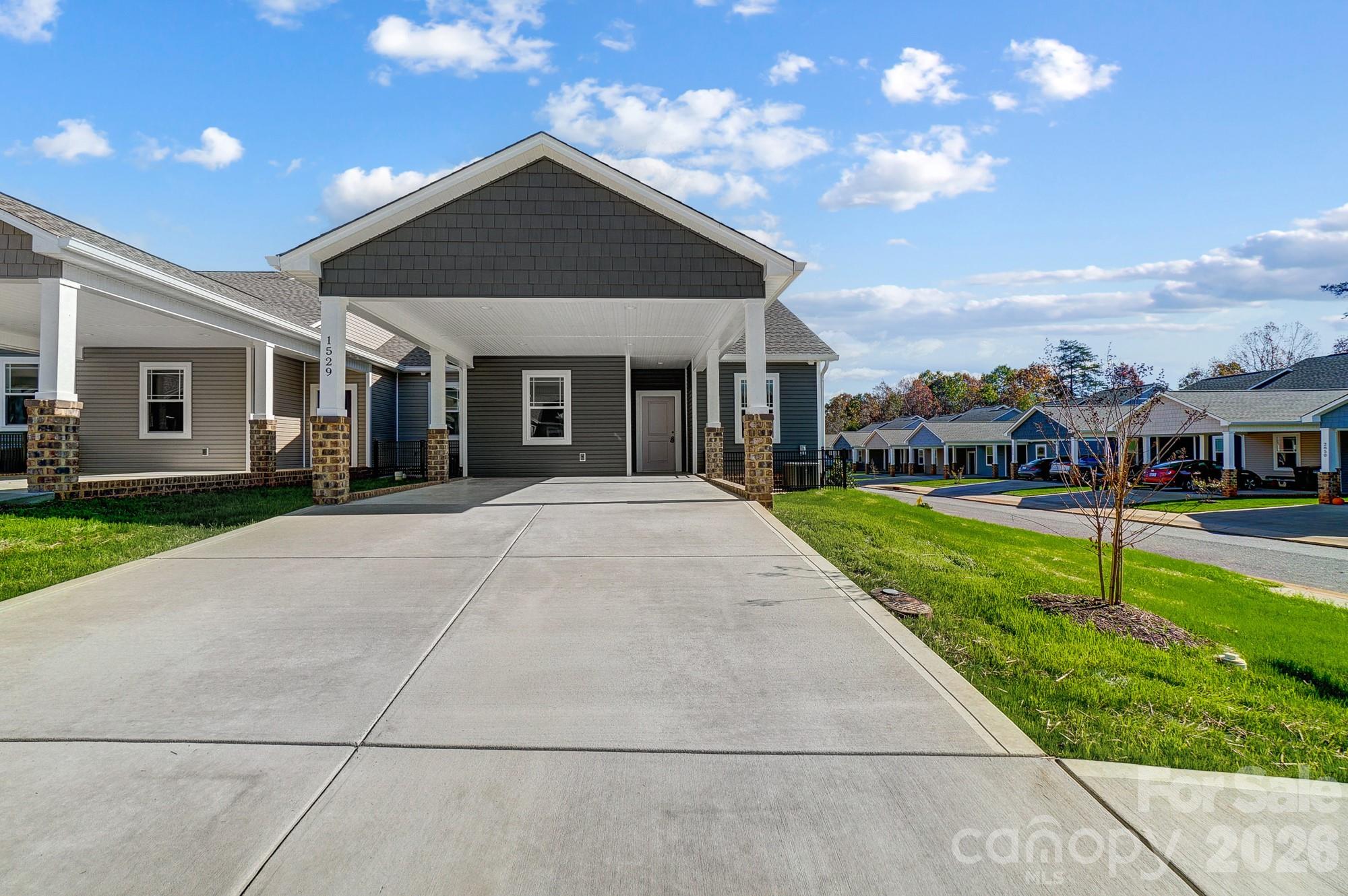 1st image of 1529 28th Street Pl Se, Hickory, NC 28602 | MLS# 4408984