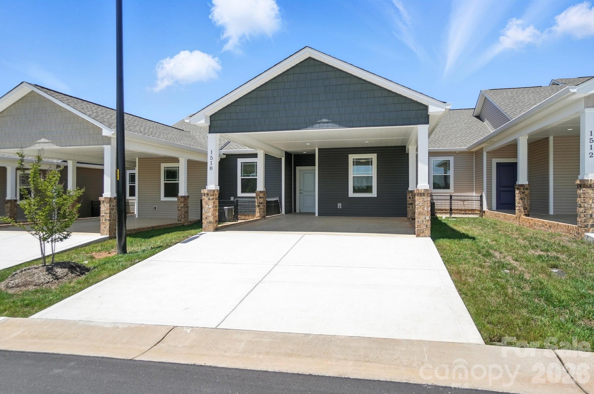 2nd image of 1518 29th St Se, Hickory, NC 28602 | MLS# 4409061