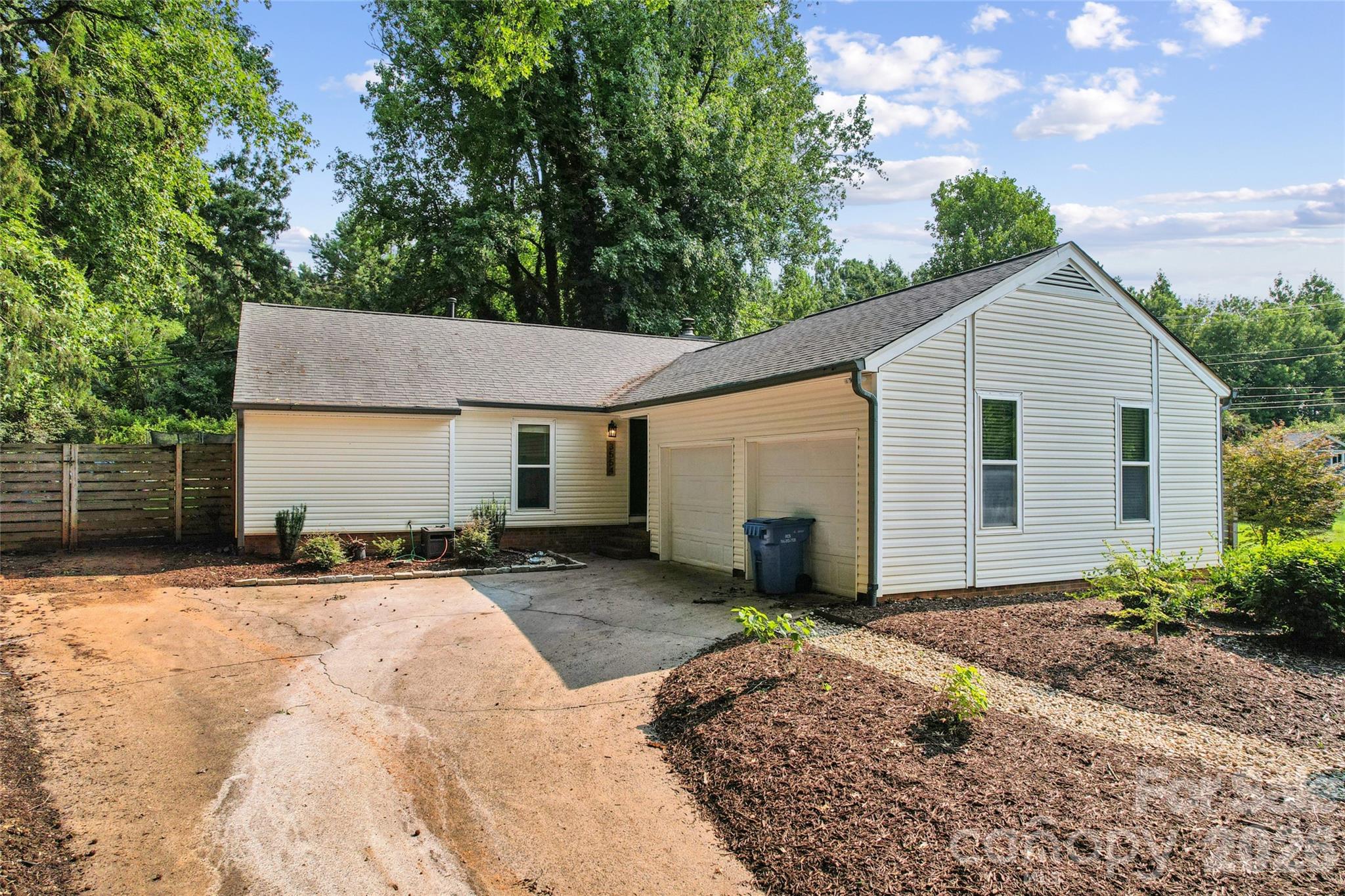 2nd image of 3554 Jared Ct, Matthews, NC 28105 | MLS# 4409066