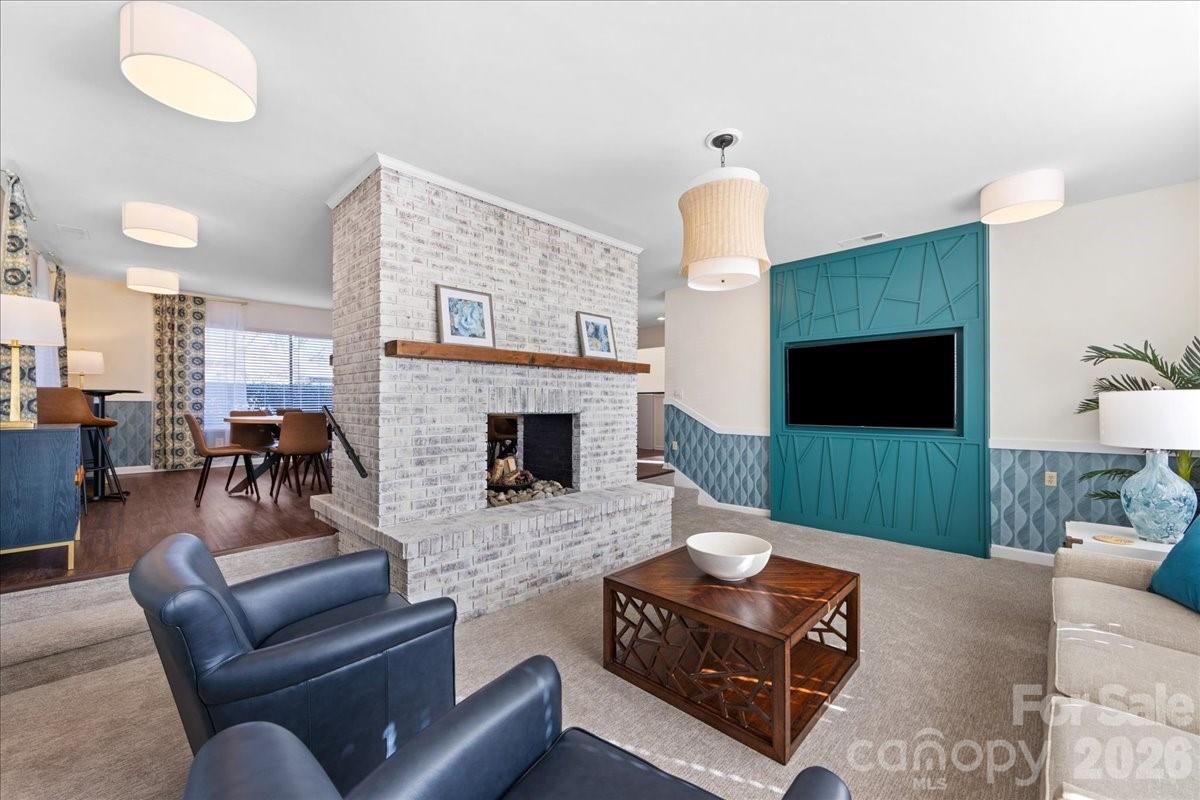 2nd image of 5811 Sharon Rd, Charlotte, NC 28210