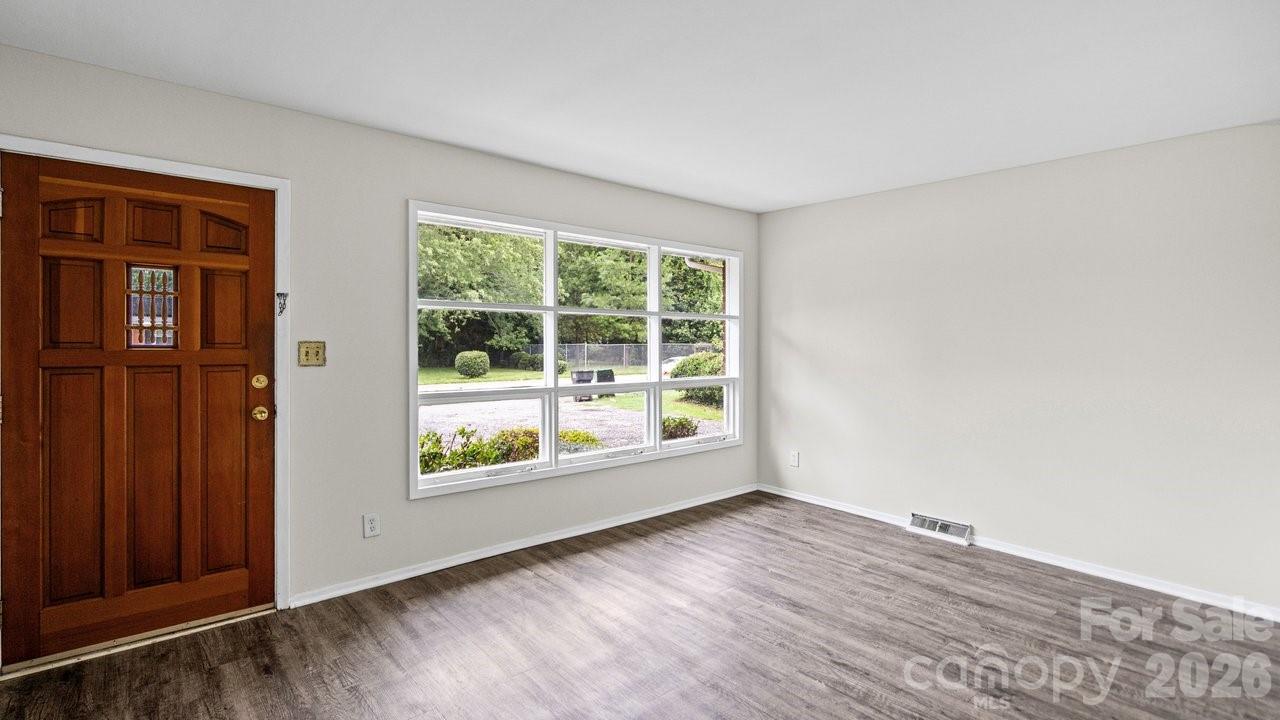 5th image of 634 Kentbrook Dr, Charlotte, NC 28213 | MLS# 4409337