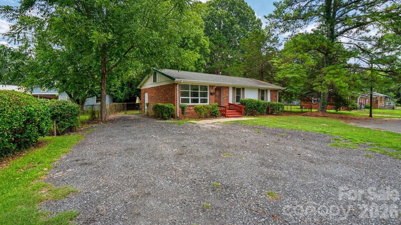 3rd image of 634 Kentbrook Dr, Charlotte, NC 28213 | MLS# 4409337