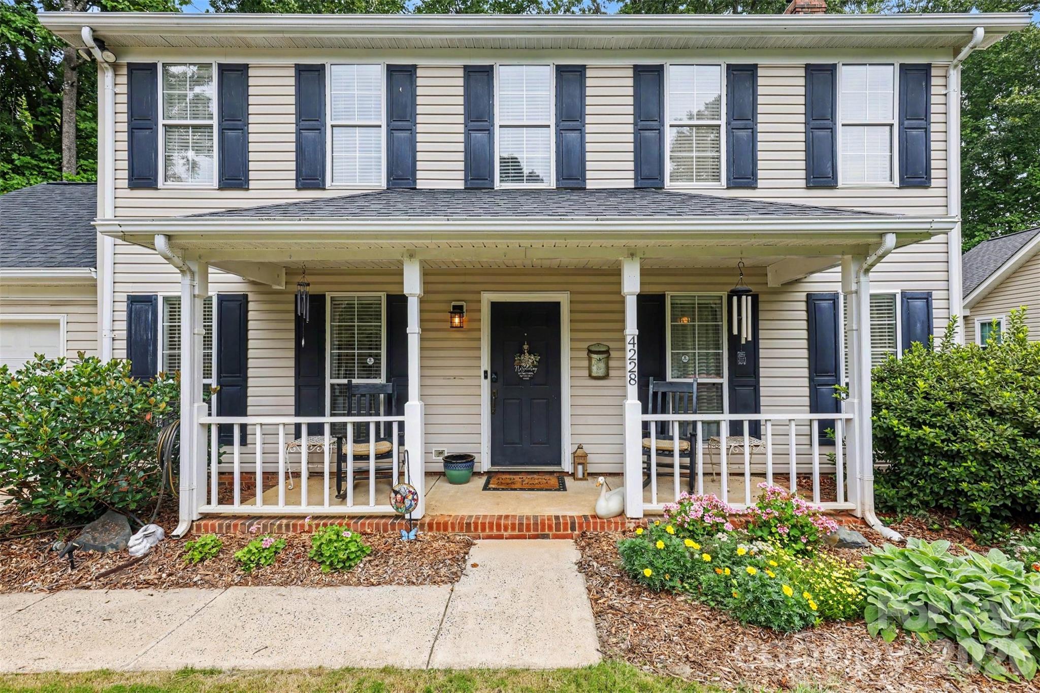 3rd image of 4228 Huntmeadow Dr, Charlotte, NC 28269 | MLS# 4409446