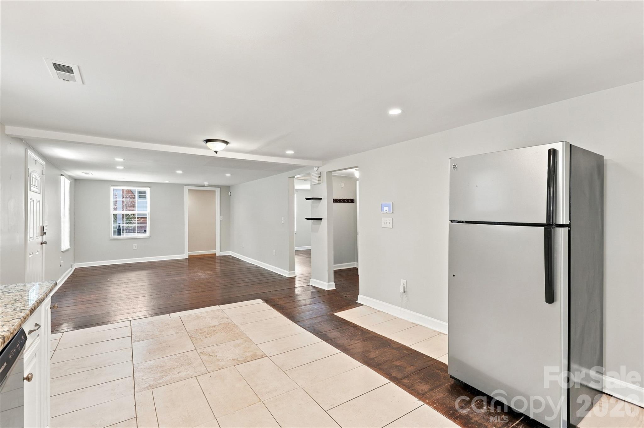 4th image of 922 Ambassador St, Charlotte, NC 28208 | MLS# 4409500