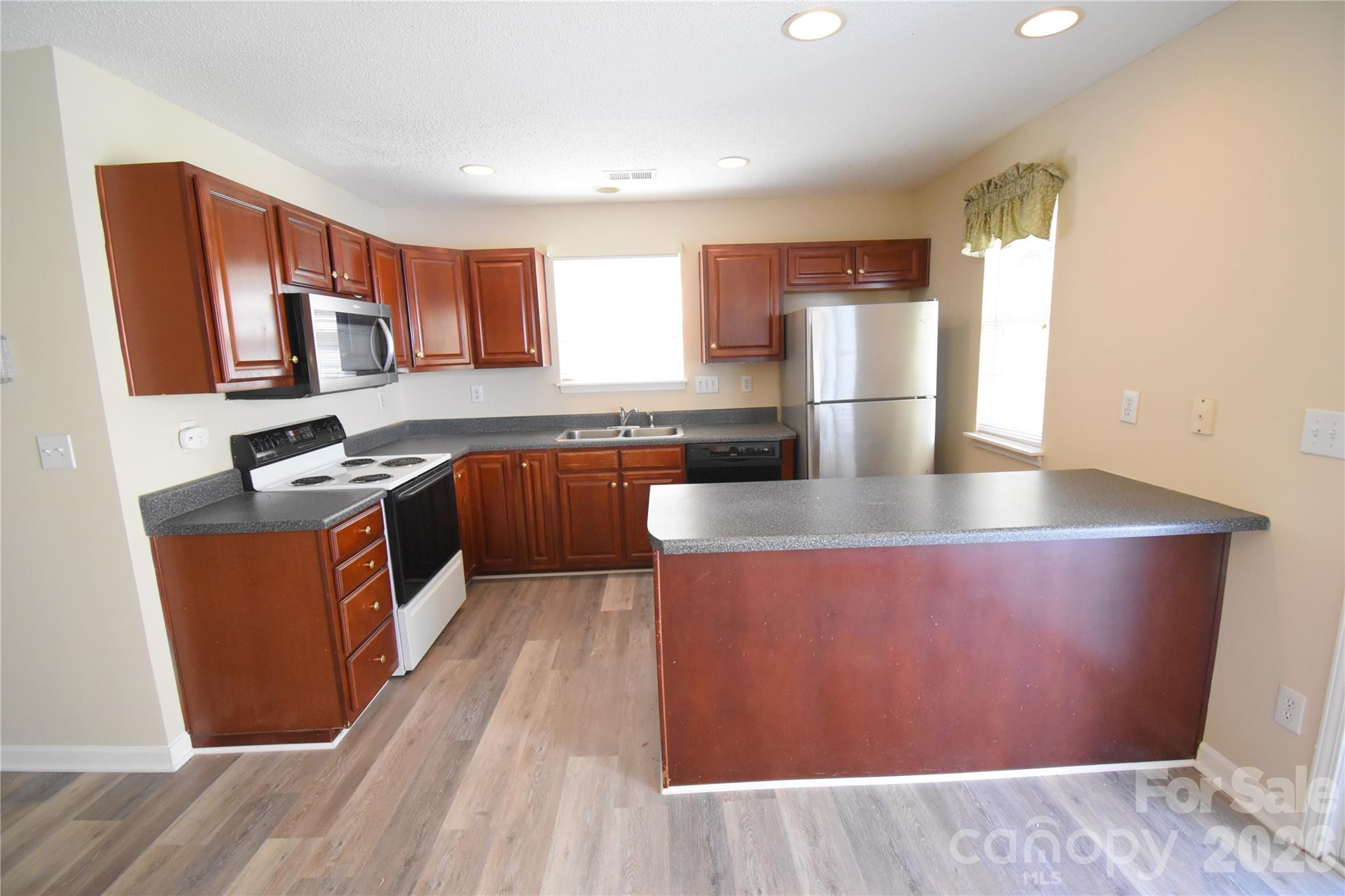 3rd image of 1814 Birch Heights Ct, Charlotte, NC 28213 | MLS# 4409567