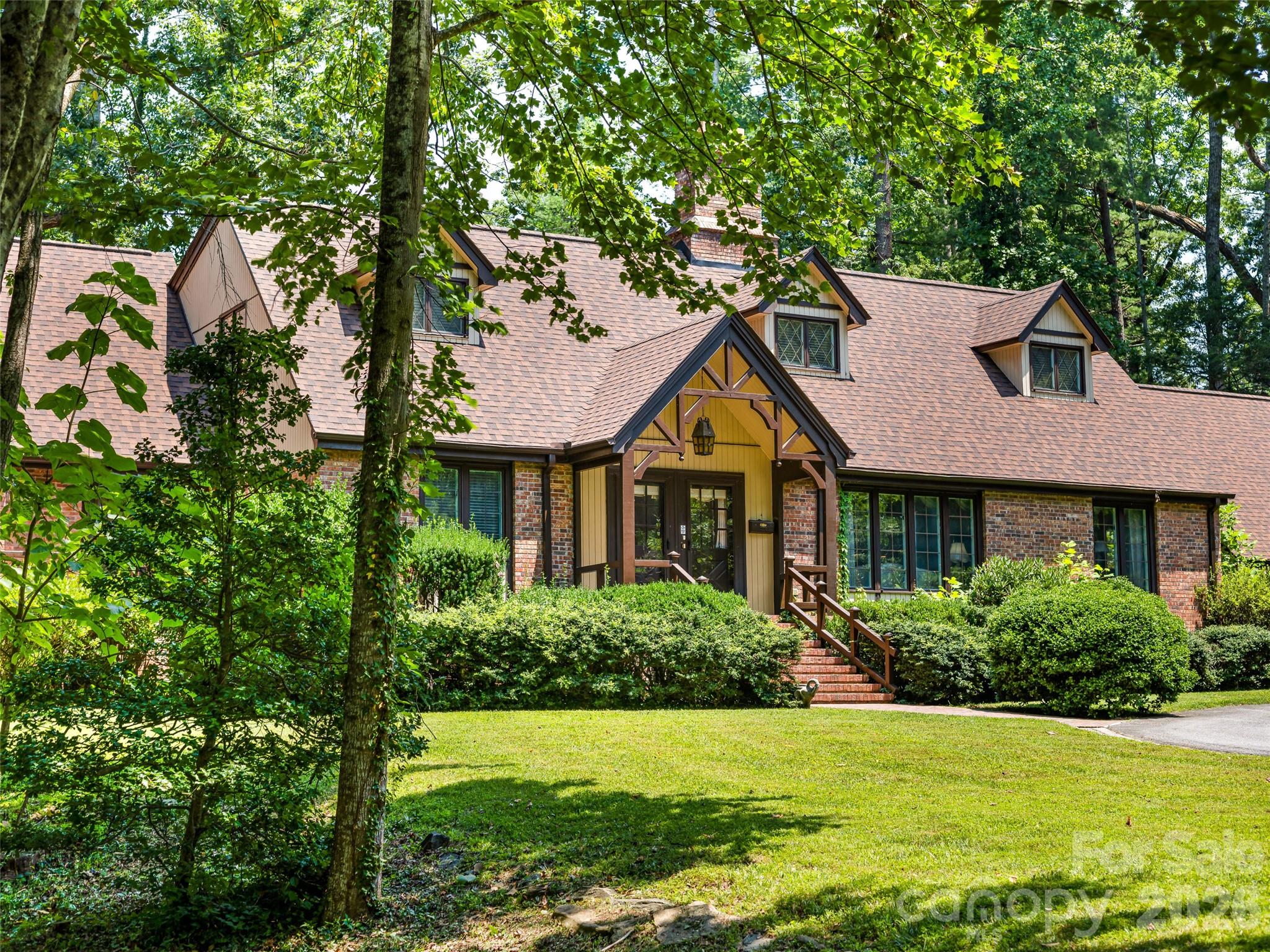 3rd image of 122 Stuyvesant Rd, Asheville, NC 28803 | MLS# 4409602