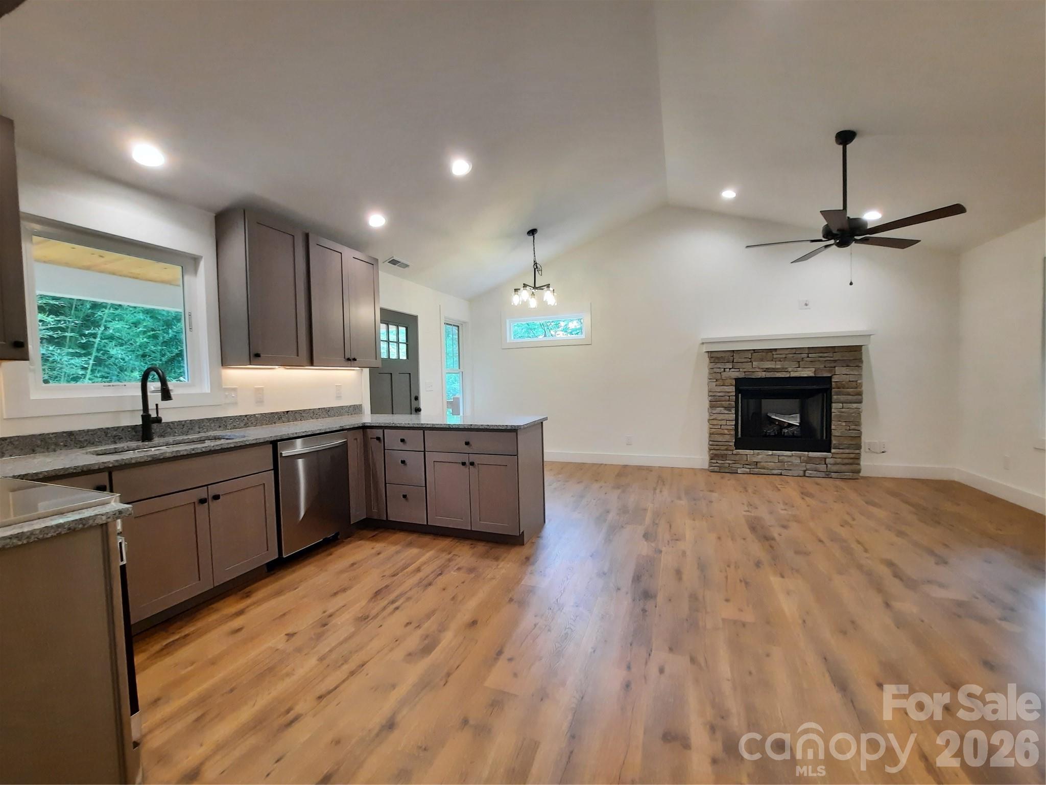 2nd image of 12 Overbrook Pl, Asheville, NC 28805 | MLS# 4409731