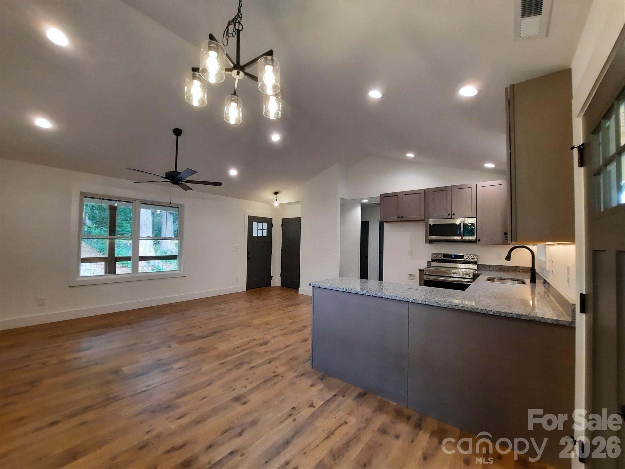 3rd image of 12 Overbrook Pl, Asheville, NC 28805 | MLS# 4409731